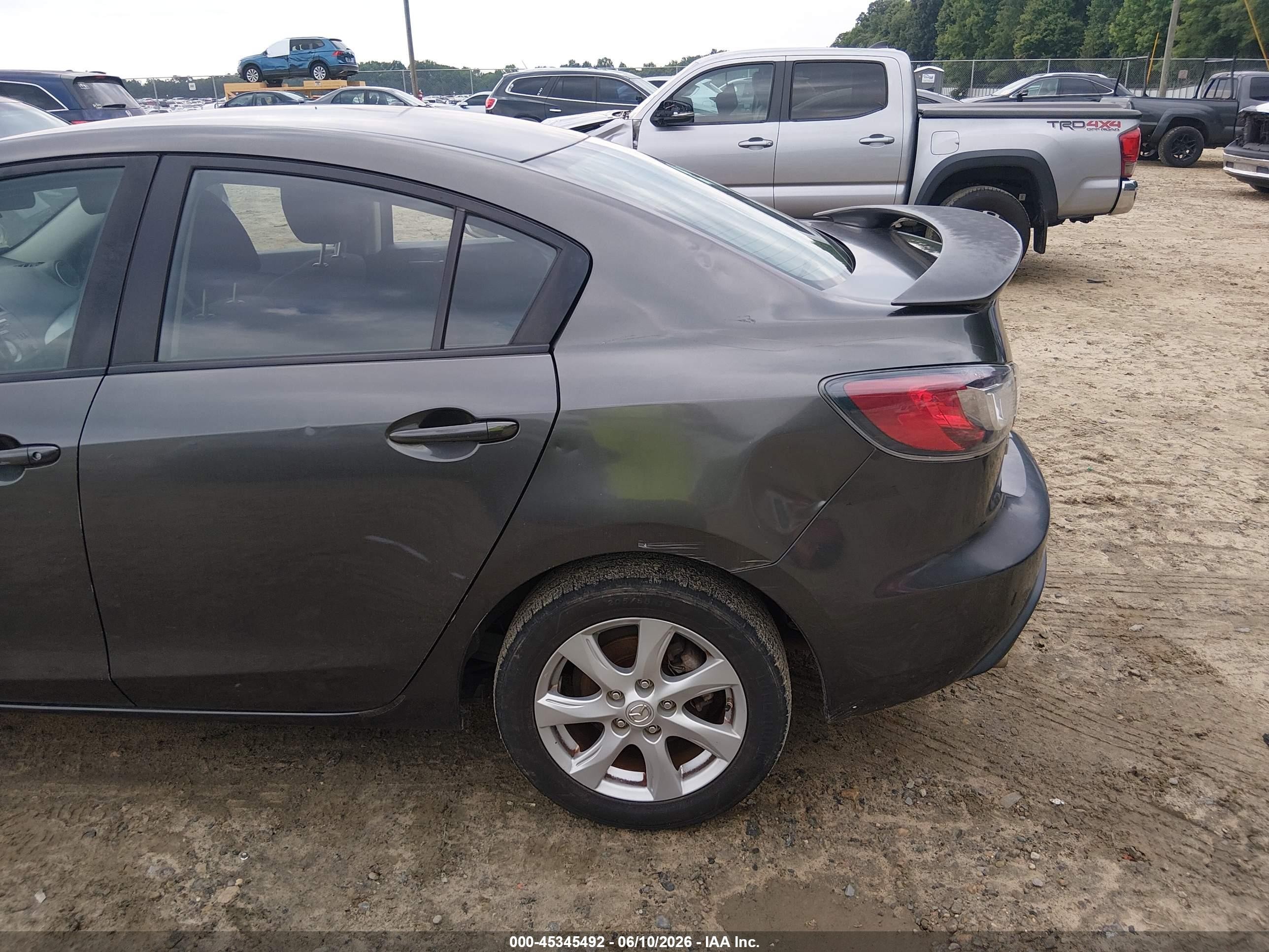2011 Mazda Mazda3 I Touring Gray vin: JM1BL1VF8B1426535