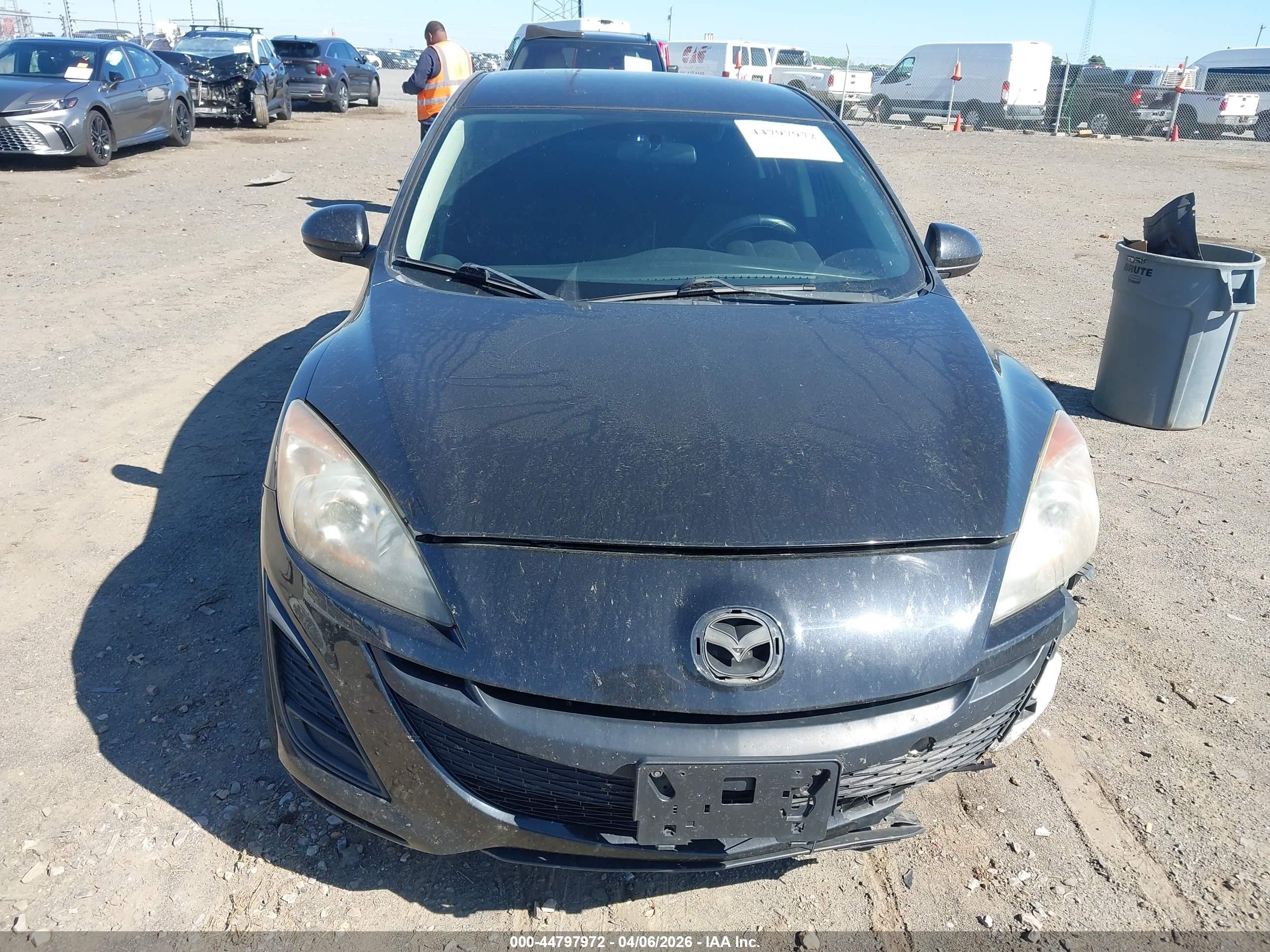 2011 Mazda Mazda3 I Touring Черный vin: JM1BL1VF8B1471295