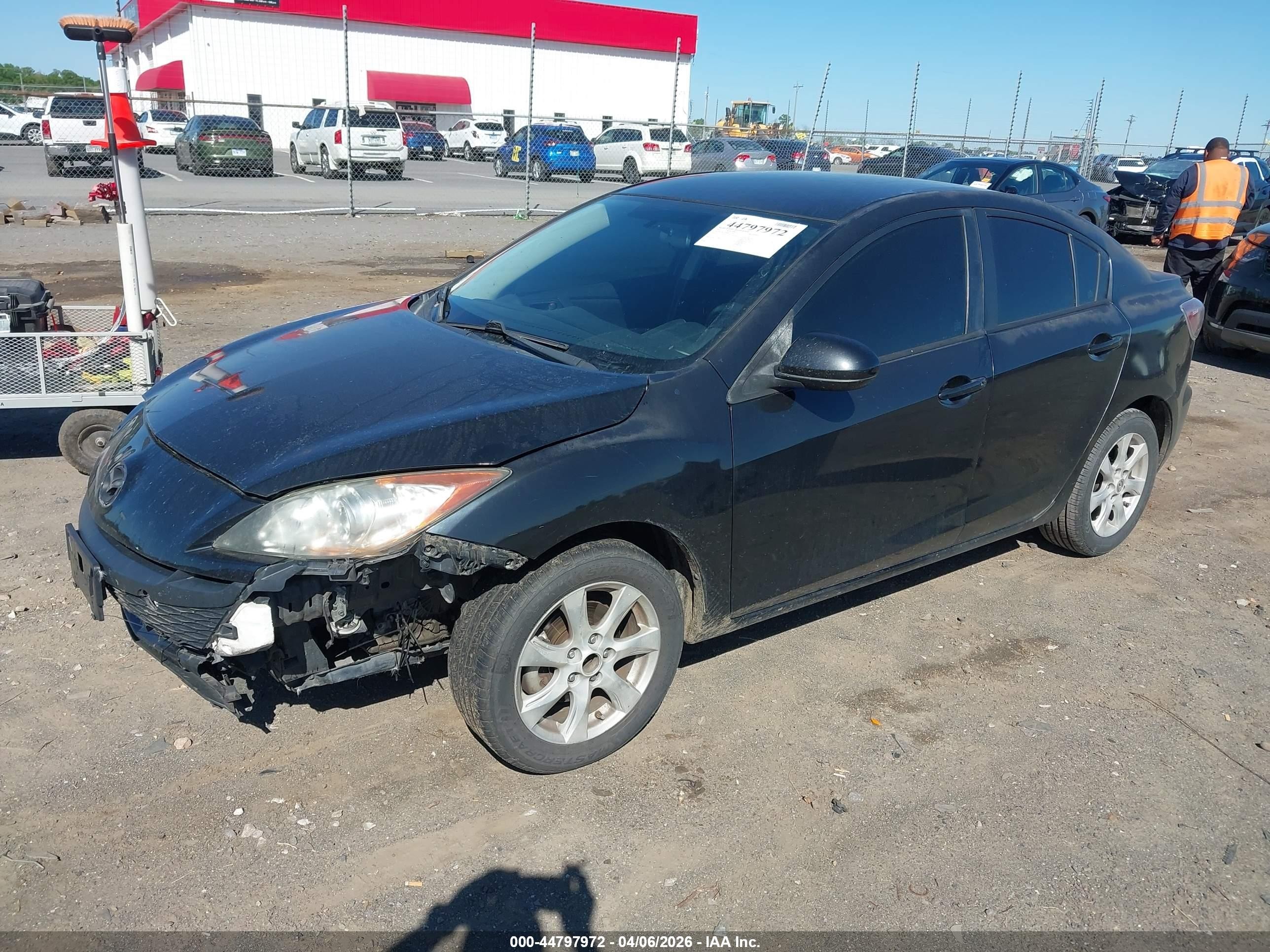 2011 Mazda Mazda3 I Touring Черный vin: JM1BL1VF8B1471295