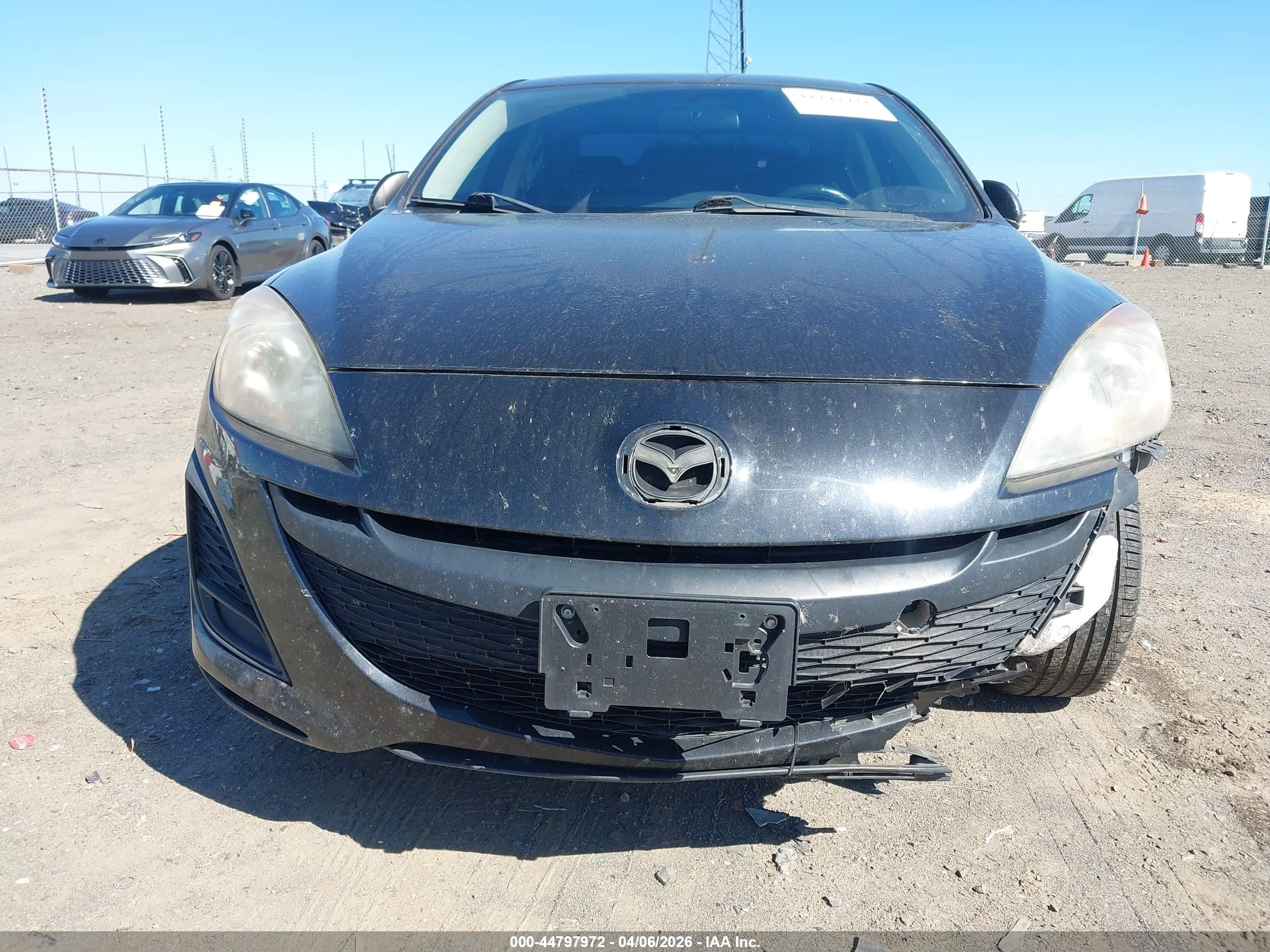 2011 Mazda Mazda3 I Touring Черный vin: JM1BL1VF8B1471295