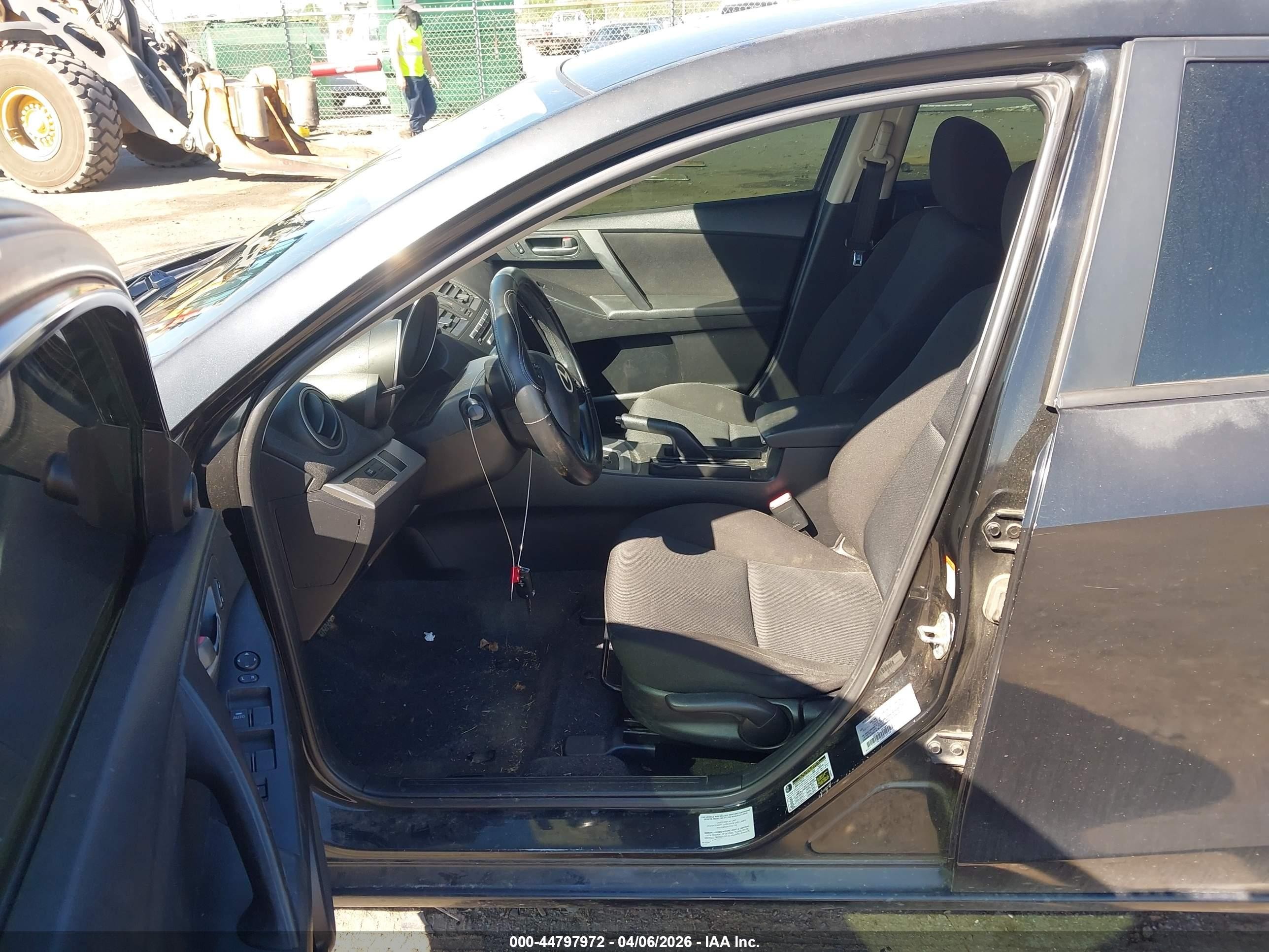 2011 Mazda Mazda3 I Touring Черный vin: JM1BL1VF8B1471295