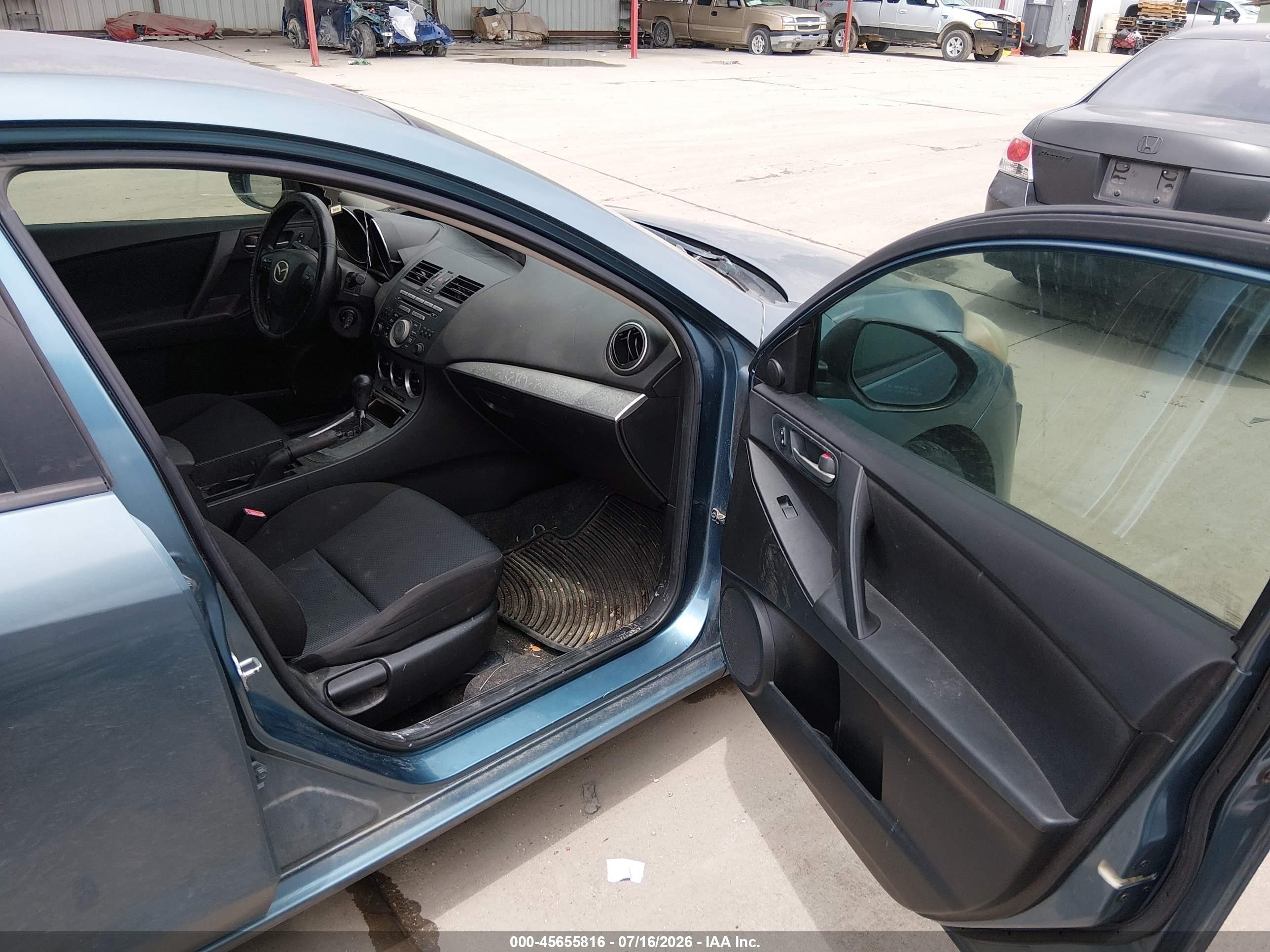 2011 Mazda Mazda3 I Touring Teal vin: JM1BL1VF8B1485679