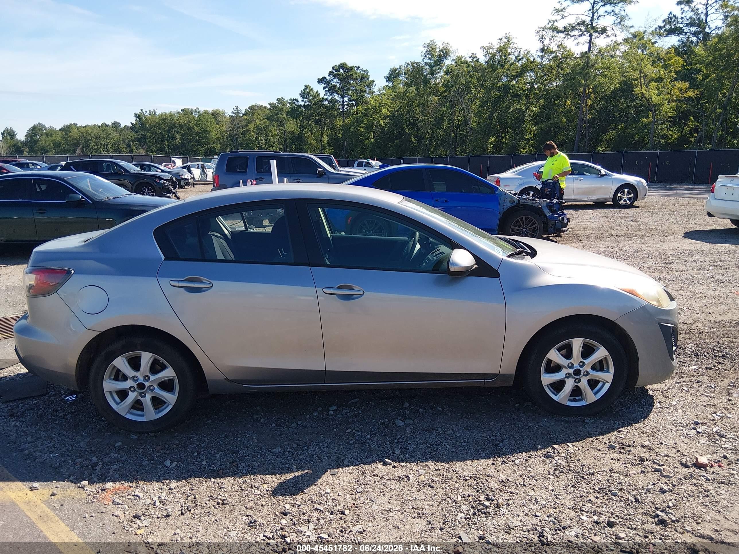 2011 Mazda Mazda3 I Touring Gray vin: JM1BL1VF9B1396199