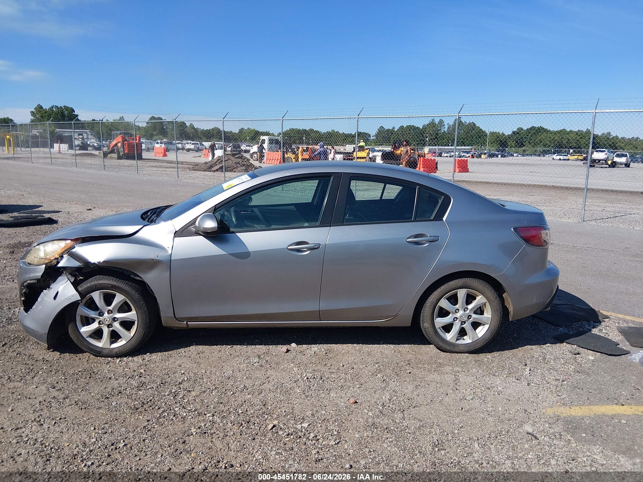 2011 Mazda Mazda3 I Touring Gray vin: JM1BL1VF9B1396199