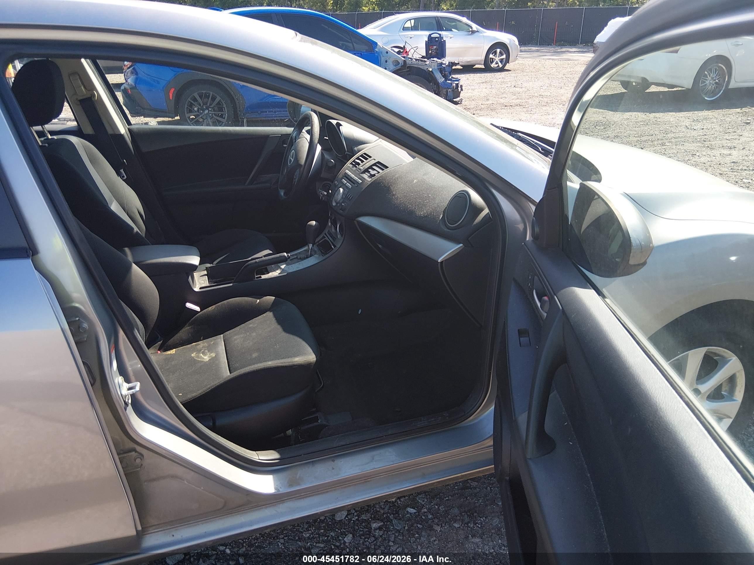 2011 Mazda Mazda3 I Touring Gray vin: JM1BL1VF9B1396199