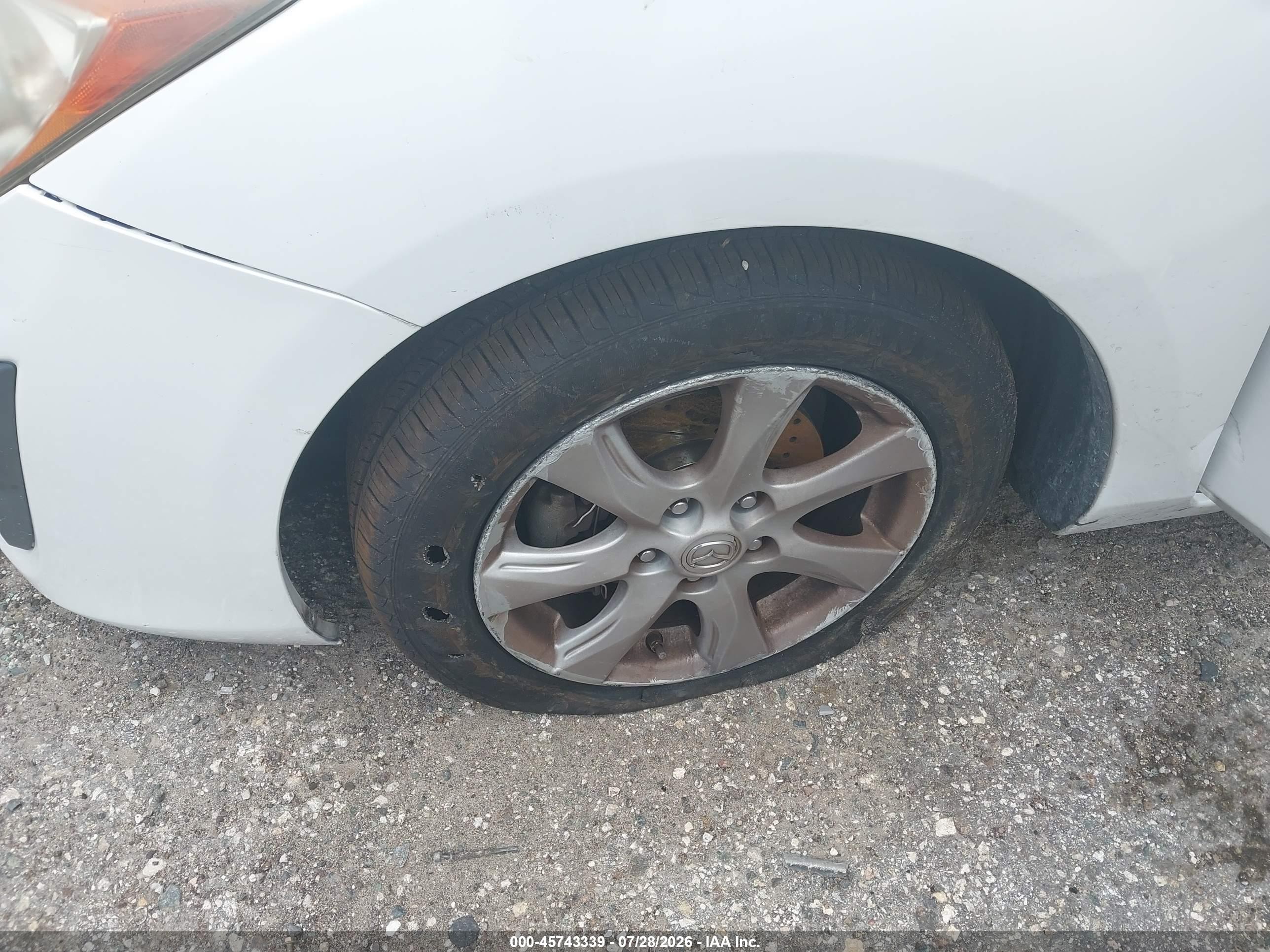 2011 Mazda Mazda3 I Touring Белый vin: JM1BL1VF9B1471001