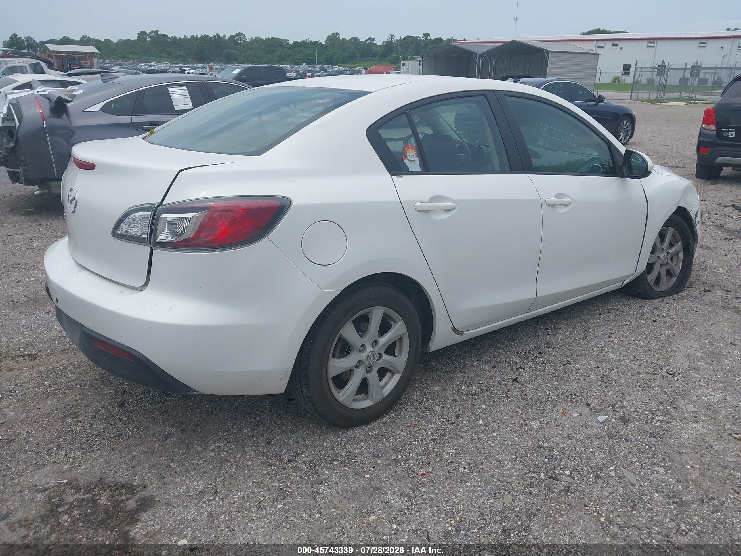 2011 Mazda Mazda3 I Touring Белый vin: JM1BL1VF9B1471001