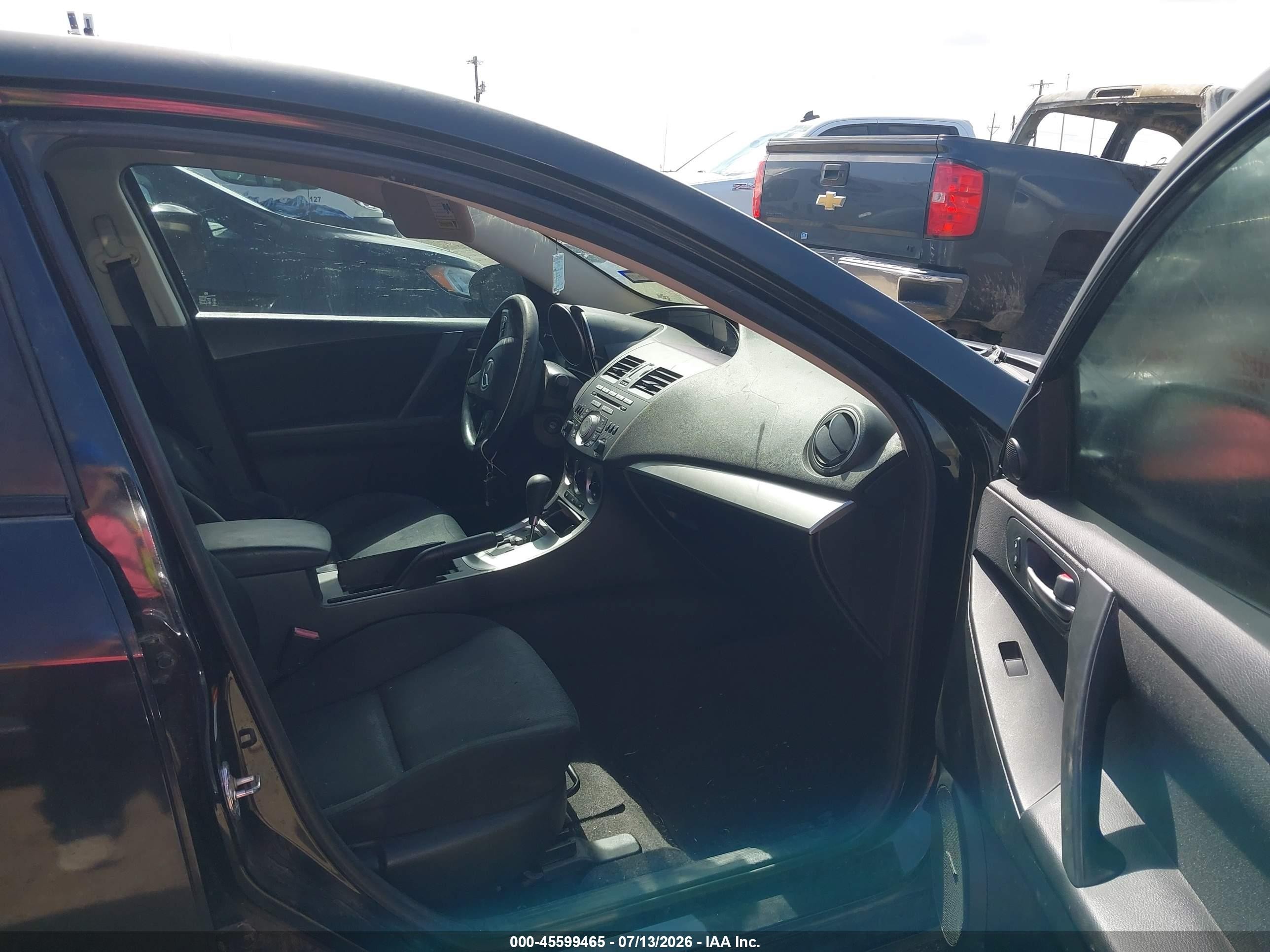 2011 Mazda Mazda3 I Touring Black vin: JM1BL1VF9B1472567