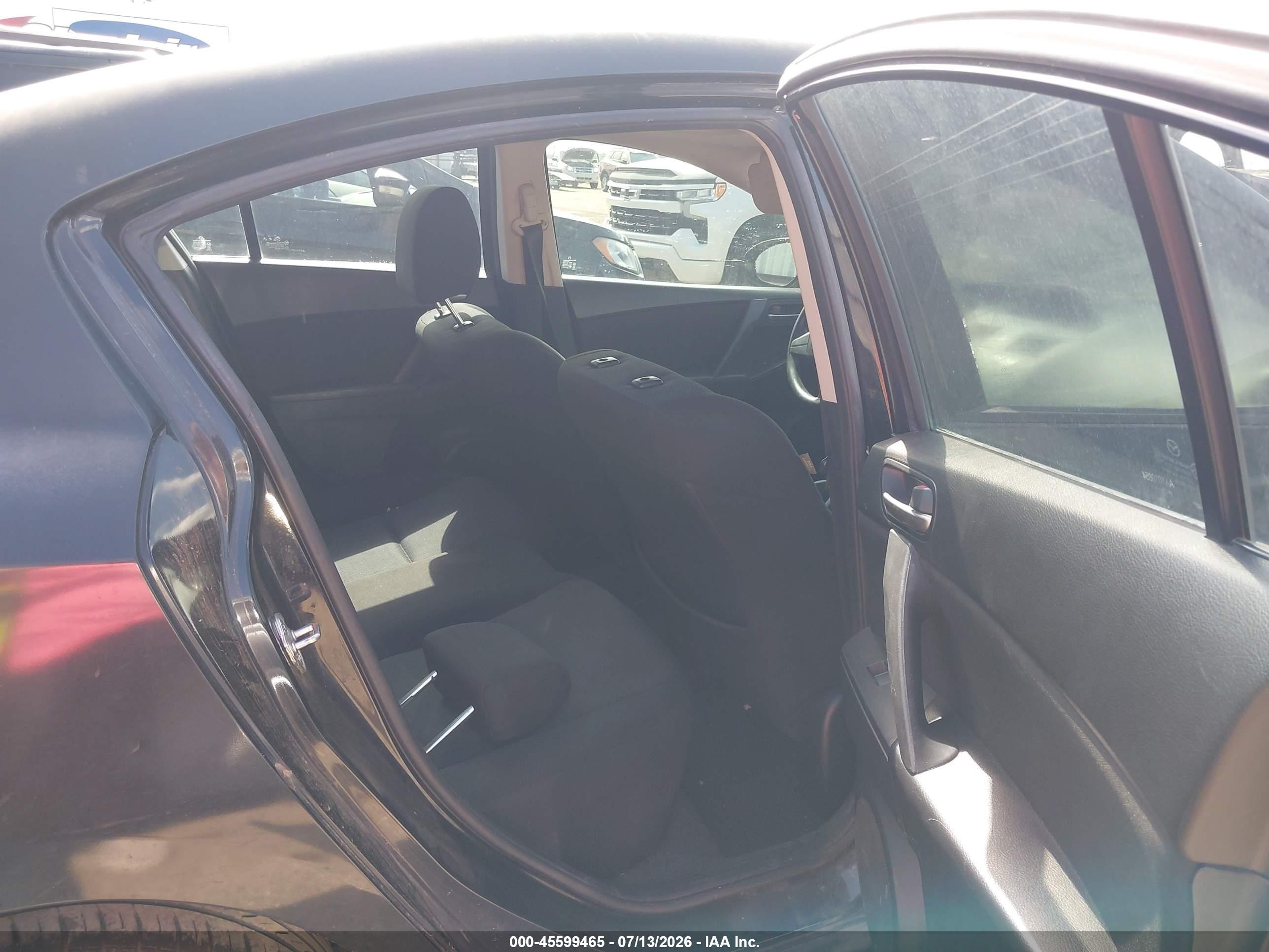 2011 Mazda Mazda3 I Touring Black vin: JM1BL1VF9B1472567