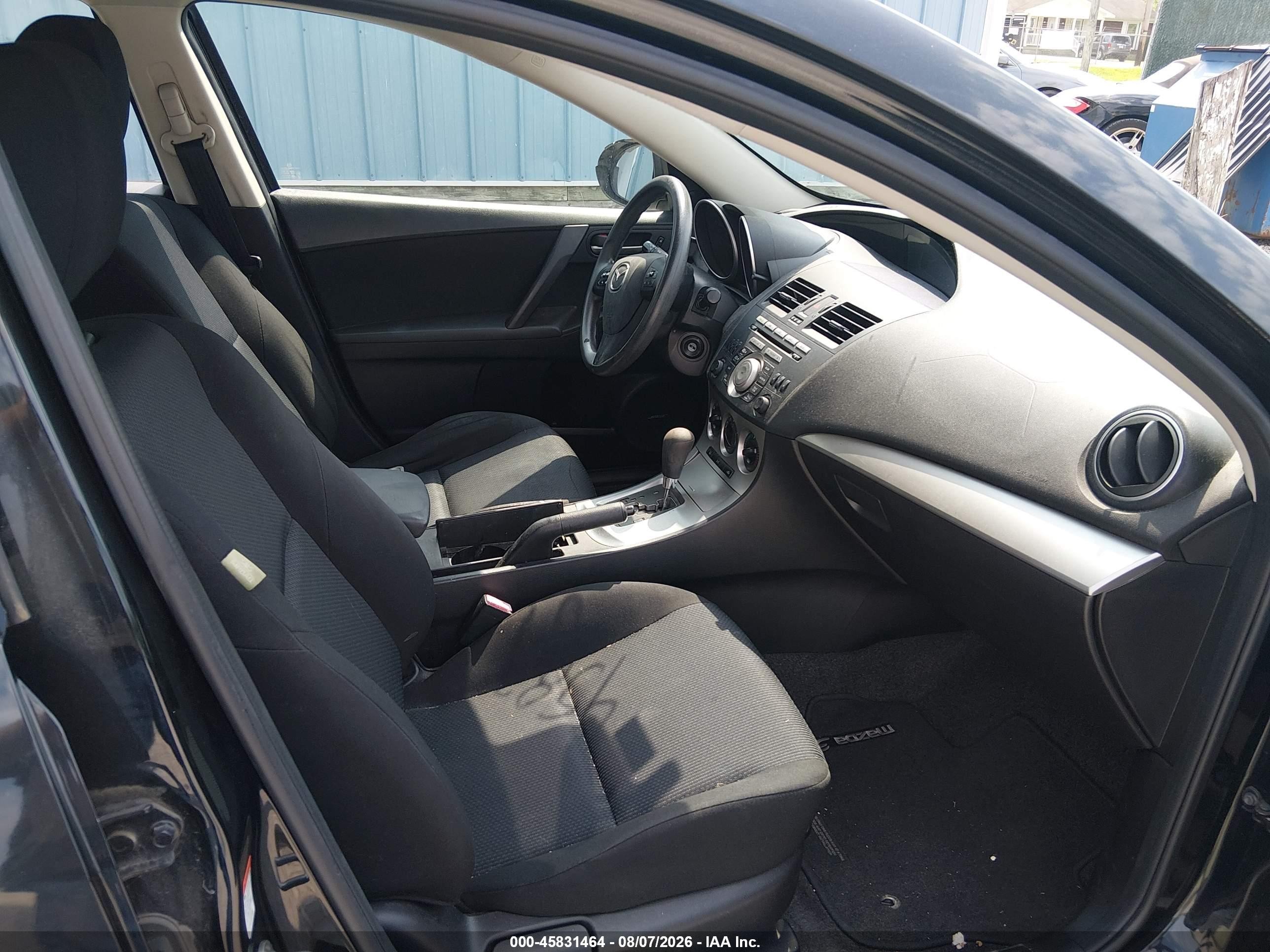 2011 Mazda Mazda3 I Touring Black vin: JM1BL1VF9B1900993