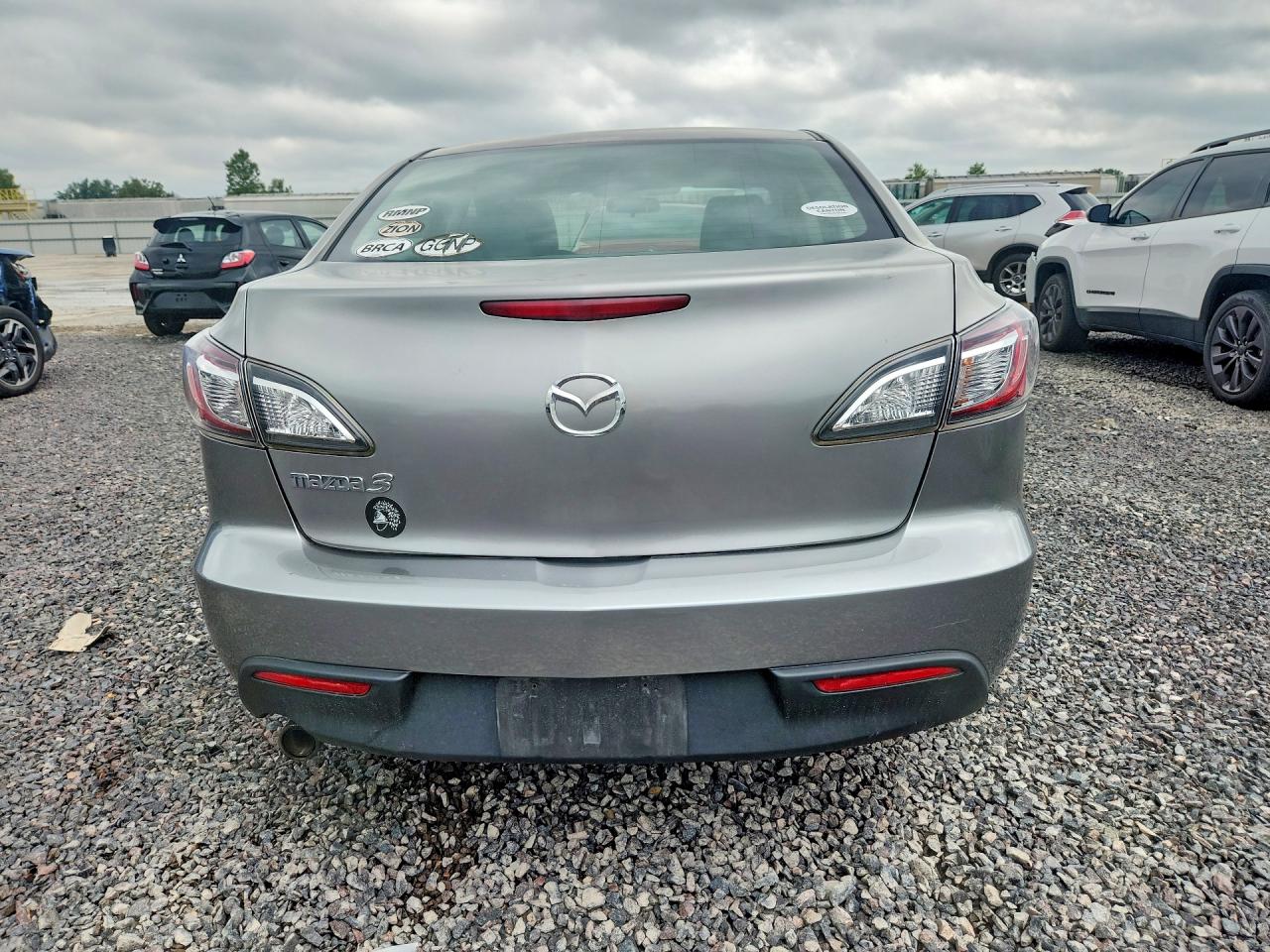 2011 Mazda 3 I Silver vin: JM1BL1VFXB1469788