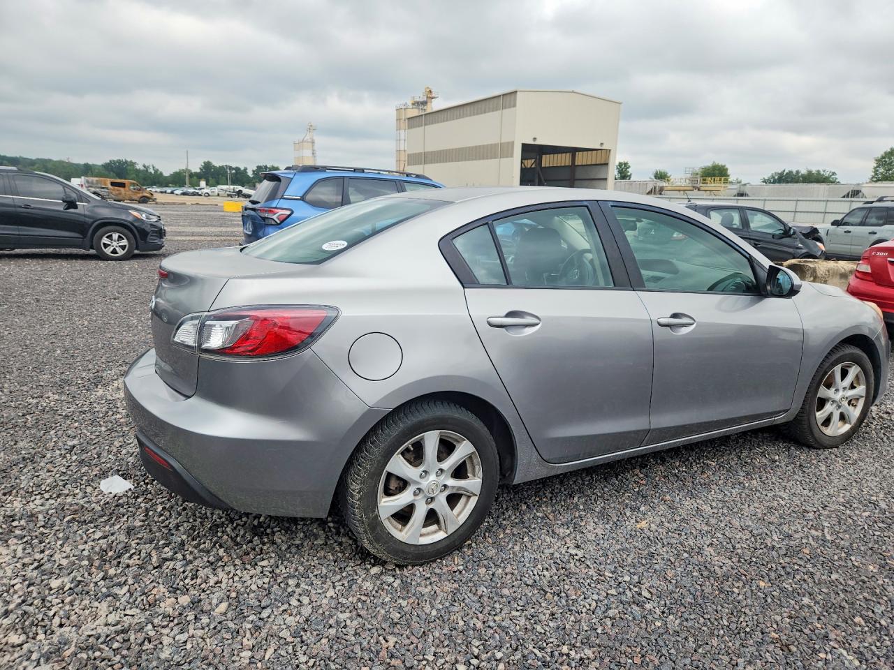 2011 Mazda 3 I Silver vin: JM1BL1VFXB1469788