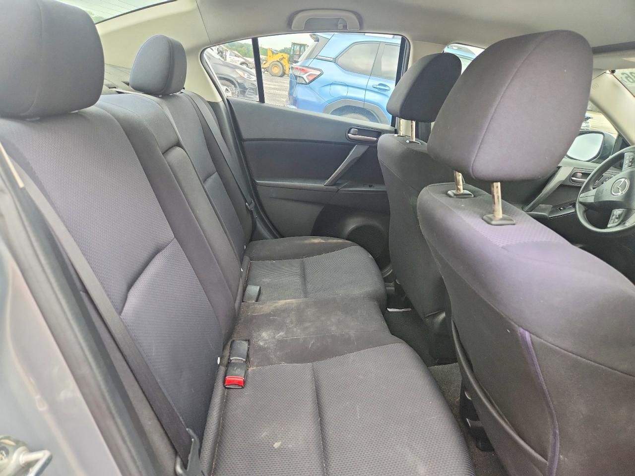 2011 Mazda 3 I Silver vin: JM1BL1VFXB1469788