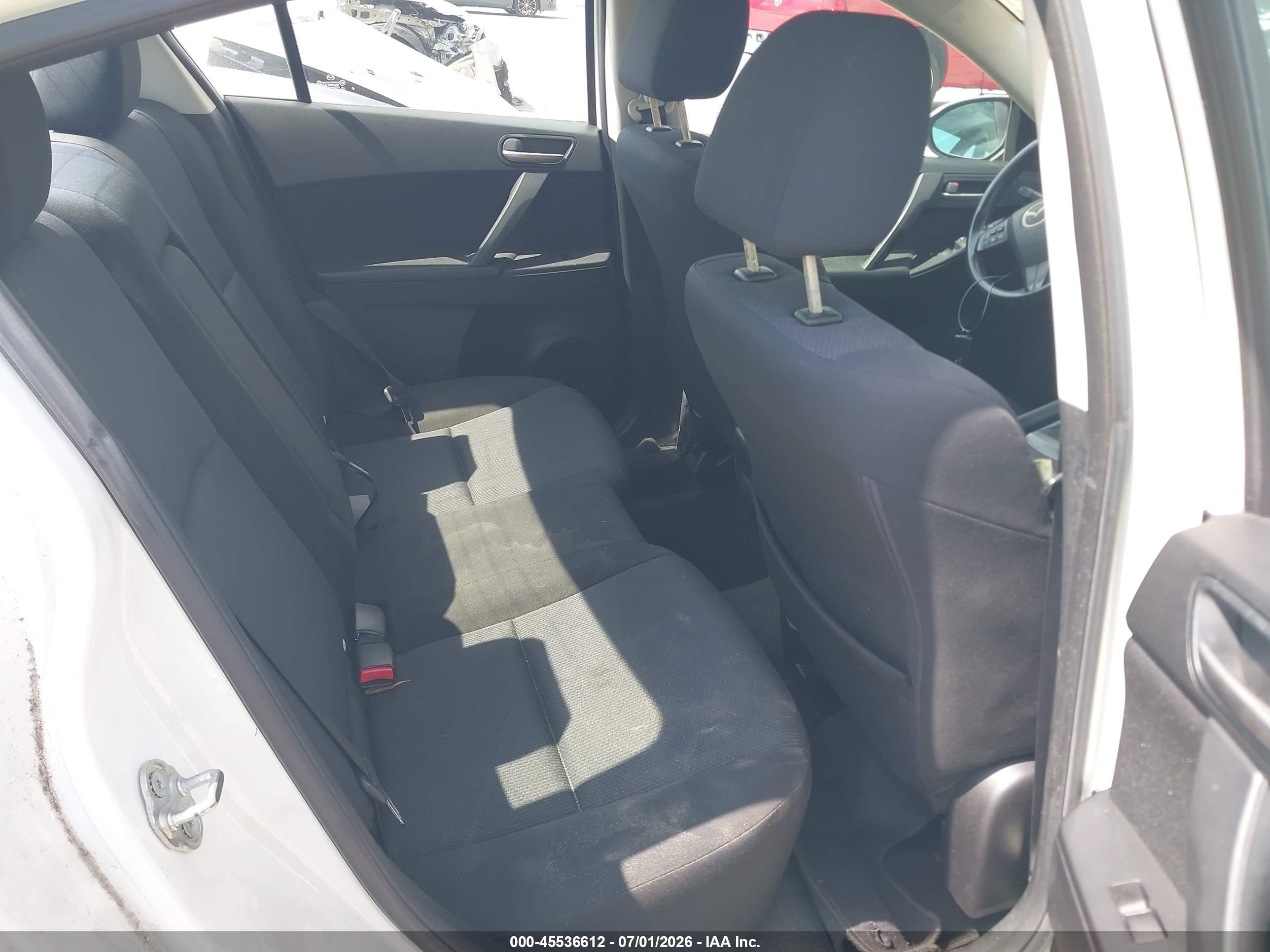 2011 Mazda Mazda3 I Touring White vin: JM1BL1VFXB1471279