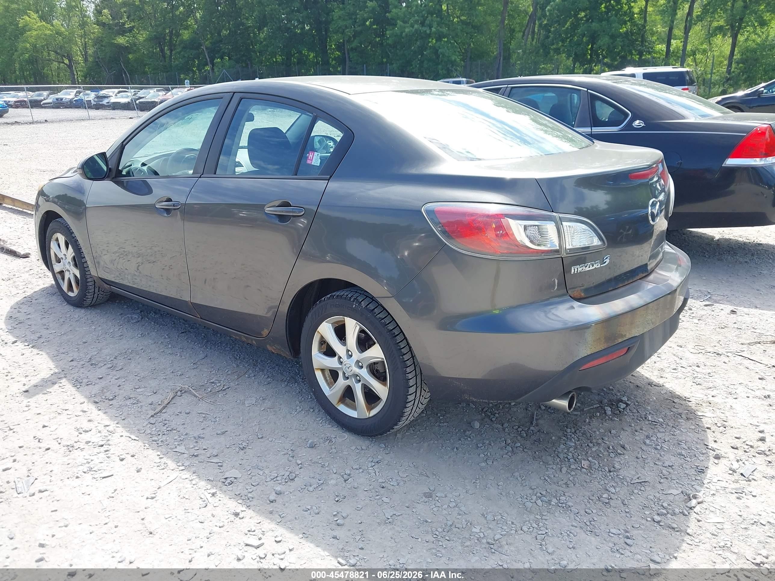 2011 Mazda Mazda3 I Touring Gray vin: JM1BL1VG0B1364430