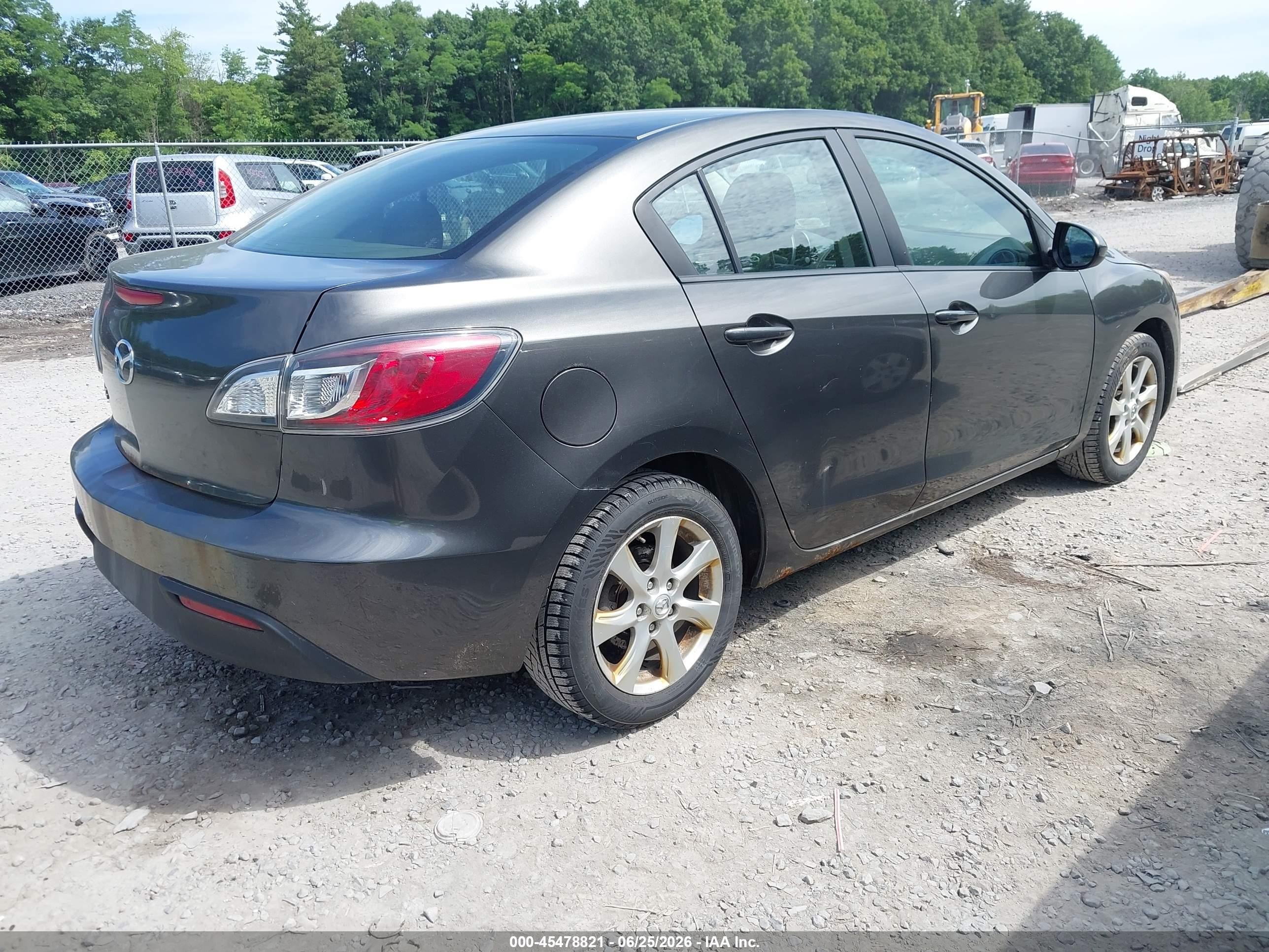 2011 Mazda Mazda3 I Touring Gray vin: JM1BL1VG0B1364430