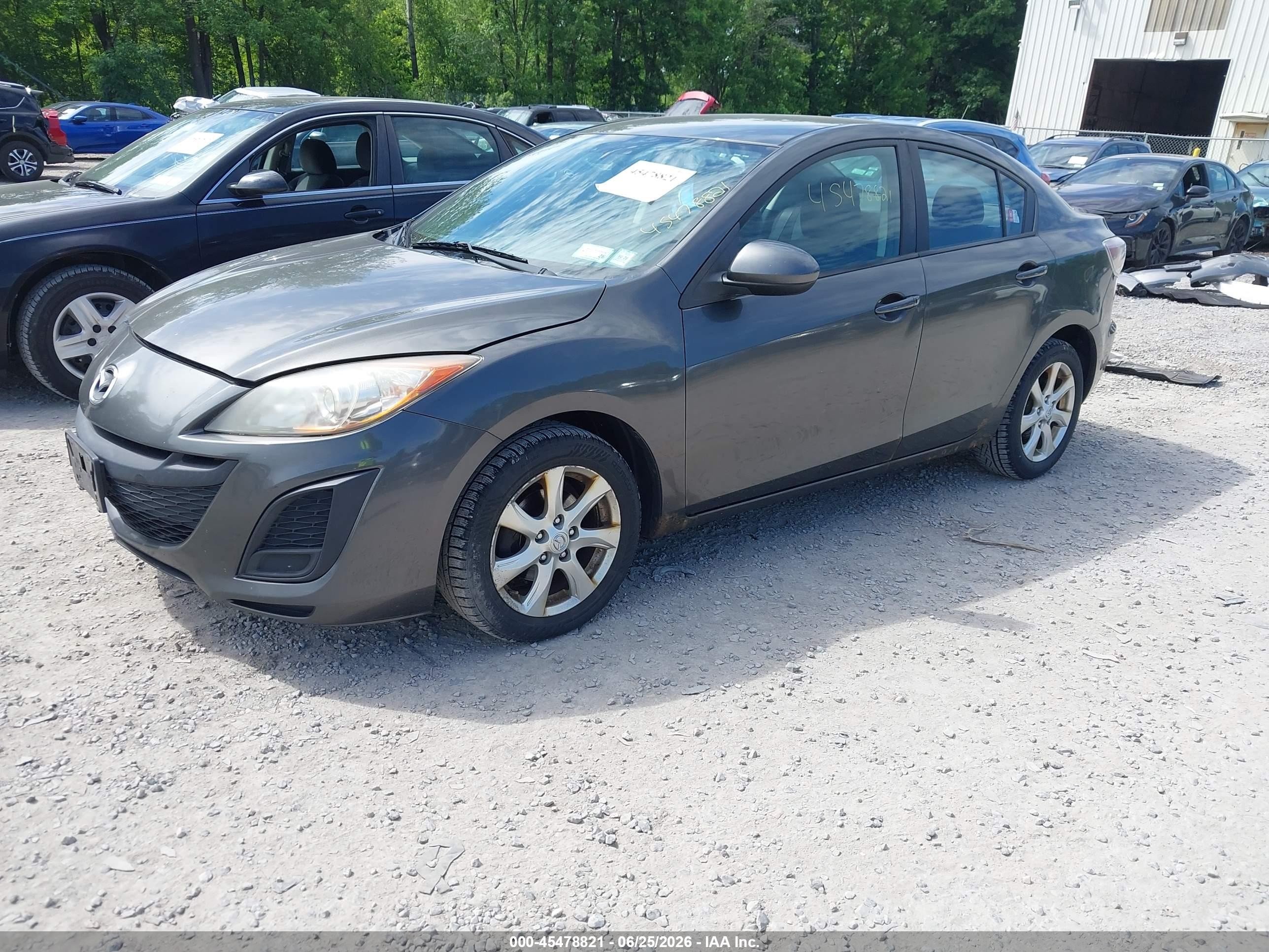 2011 Mazda Mazda3 I Touring Gray vin: JM1BL1VG0B1364430