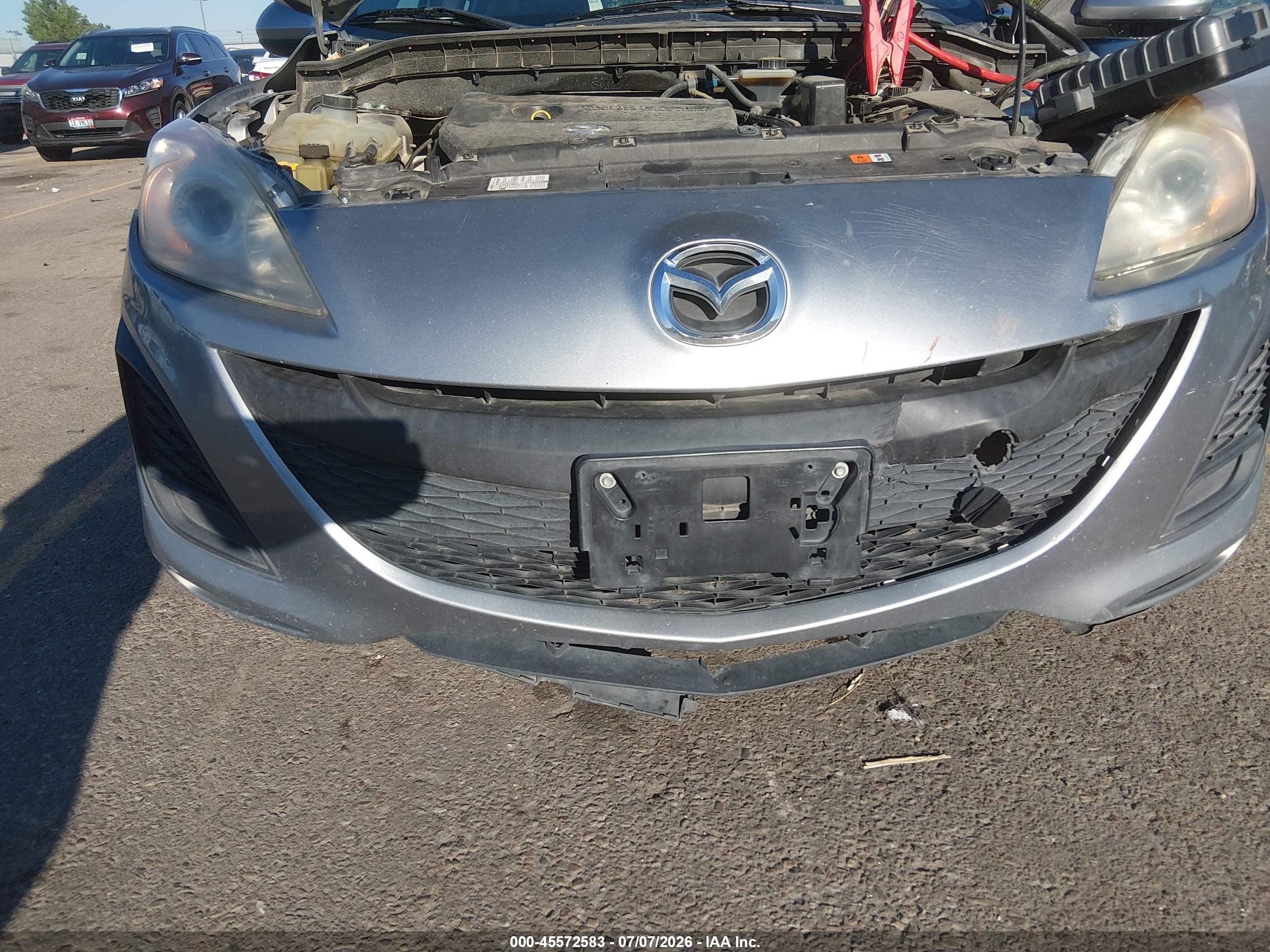 2011 Mazda Mazda3   Silver vin: JM1BL1VG0B1470375