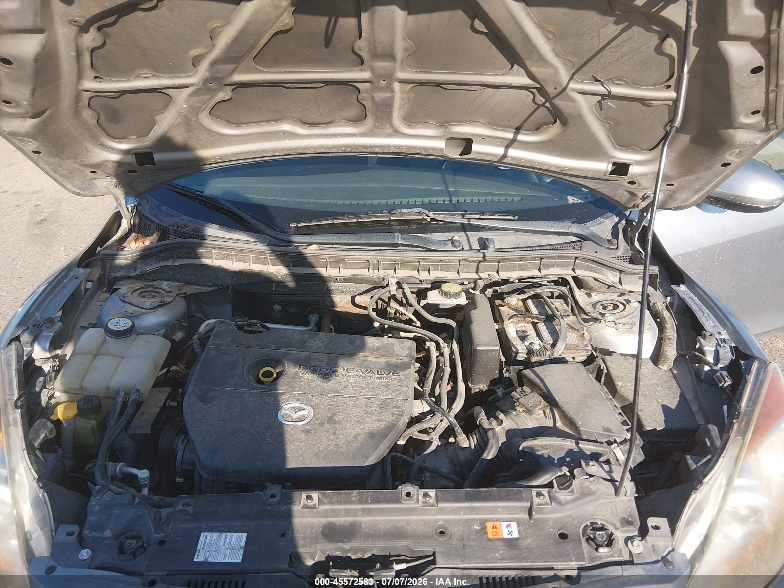 2011 Mazda Mazda3   Silver vin: JM1BL1VG0B1470375