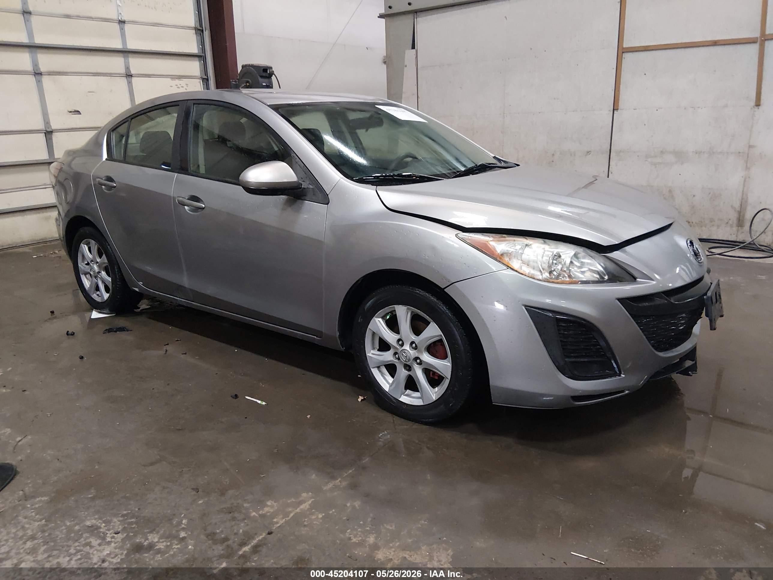 2011 Mazda Mazda3 I Touring Silver vin: JM1BL1VG0B1470375