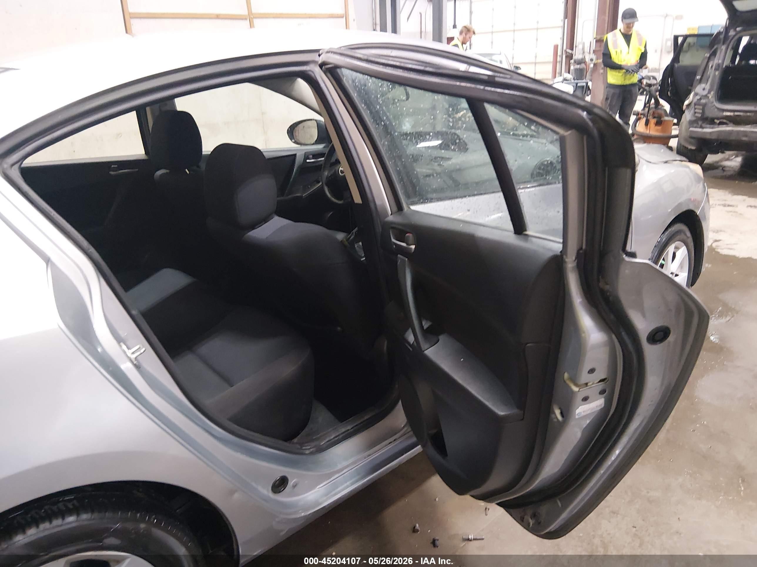 2011 Mazda Mazda3 I Touring Silver vin: JM1BL1VG0B1470375