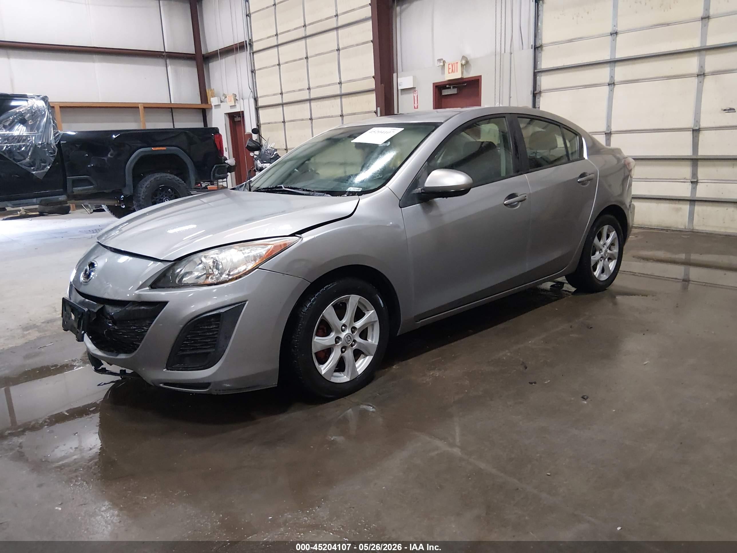 2011 Mazda Mazda3 I Touring Silver vin: JM1BL1VG0B1470375