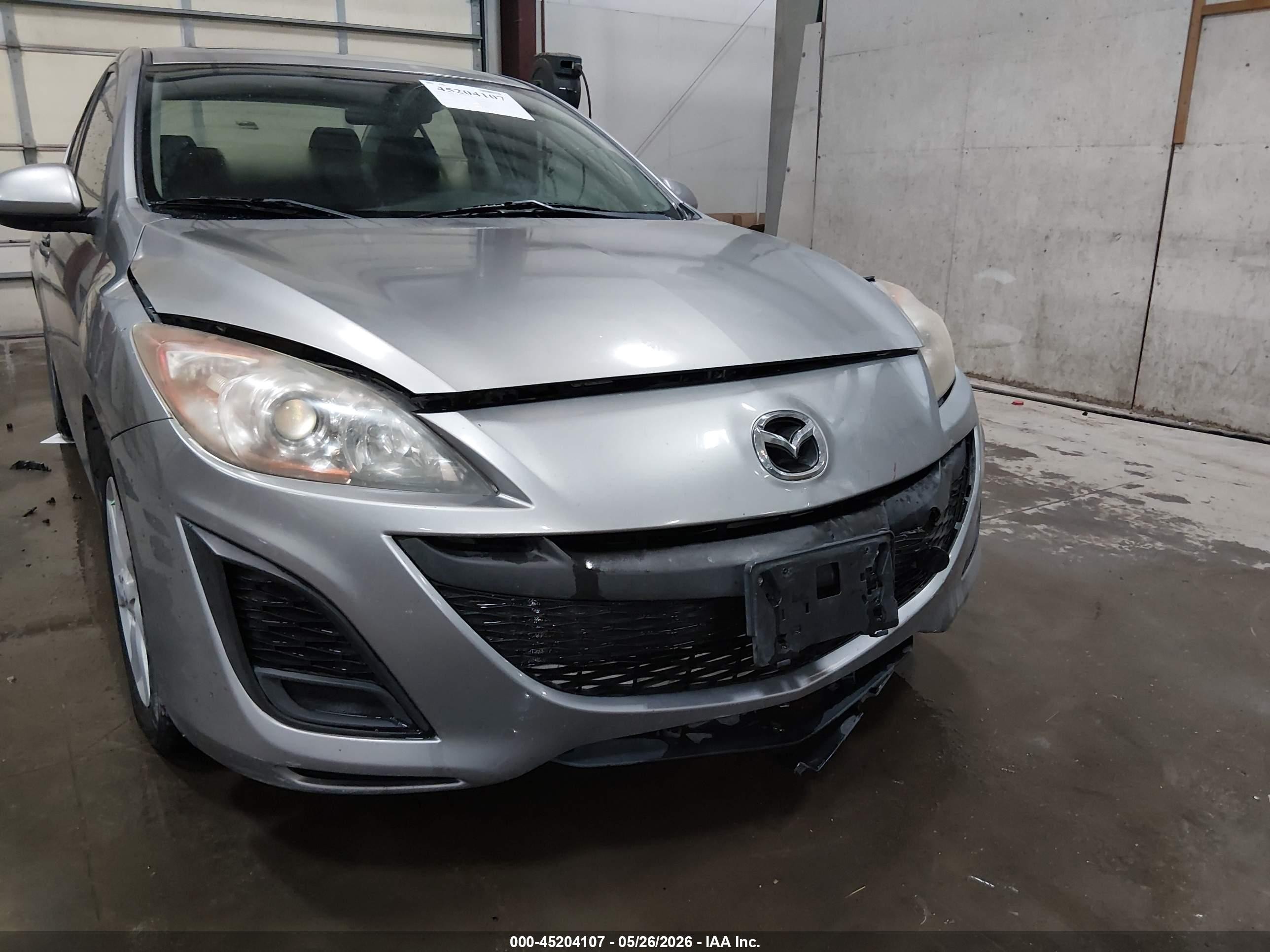 2011 Mazda Mazda3 I Touring Silver vin: JM1BL1VG0B1470375