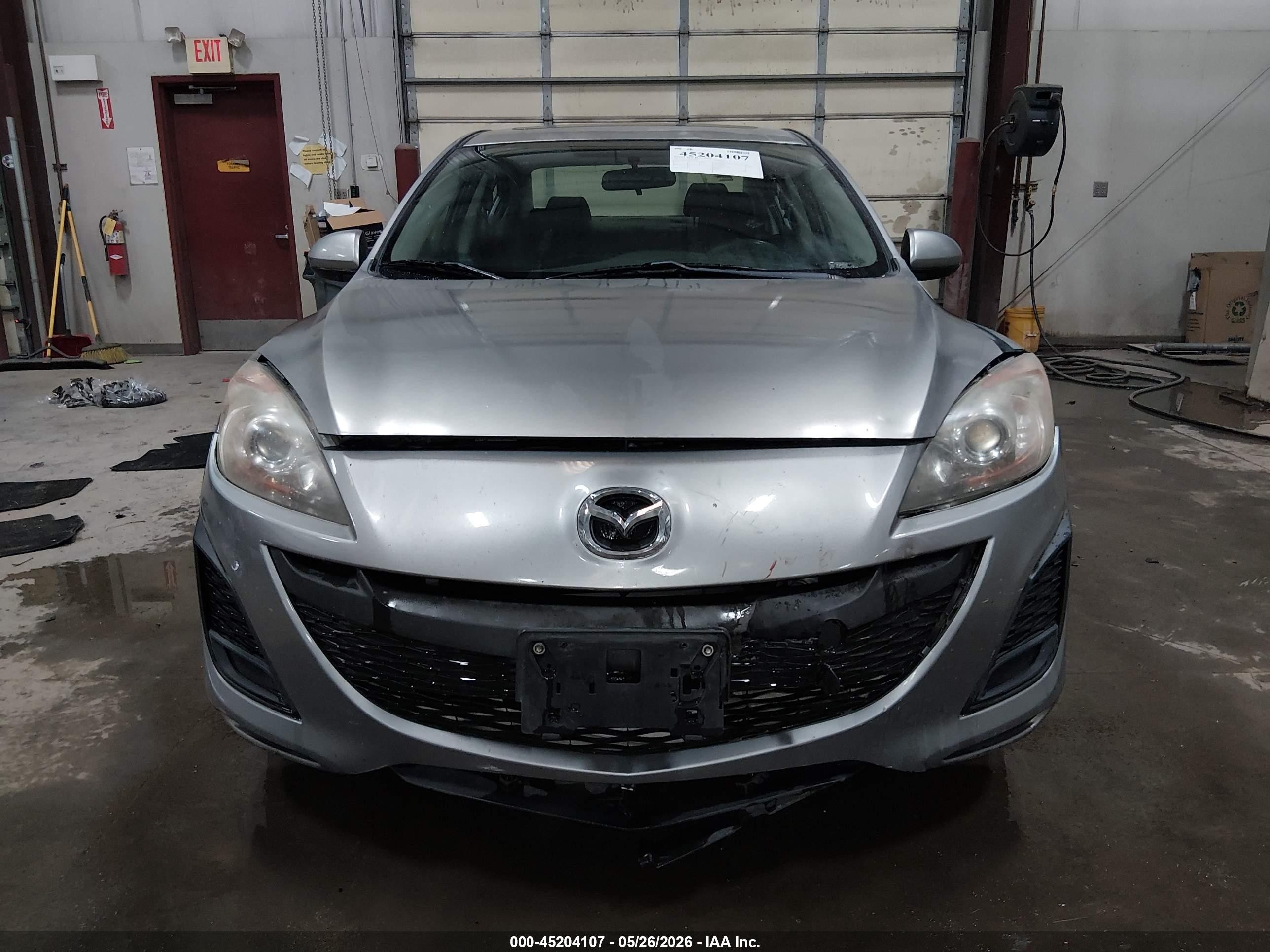 2011 Mazda Mazda3 I Touring Silver vin: JM1BL1VG0B1470375