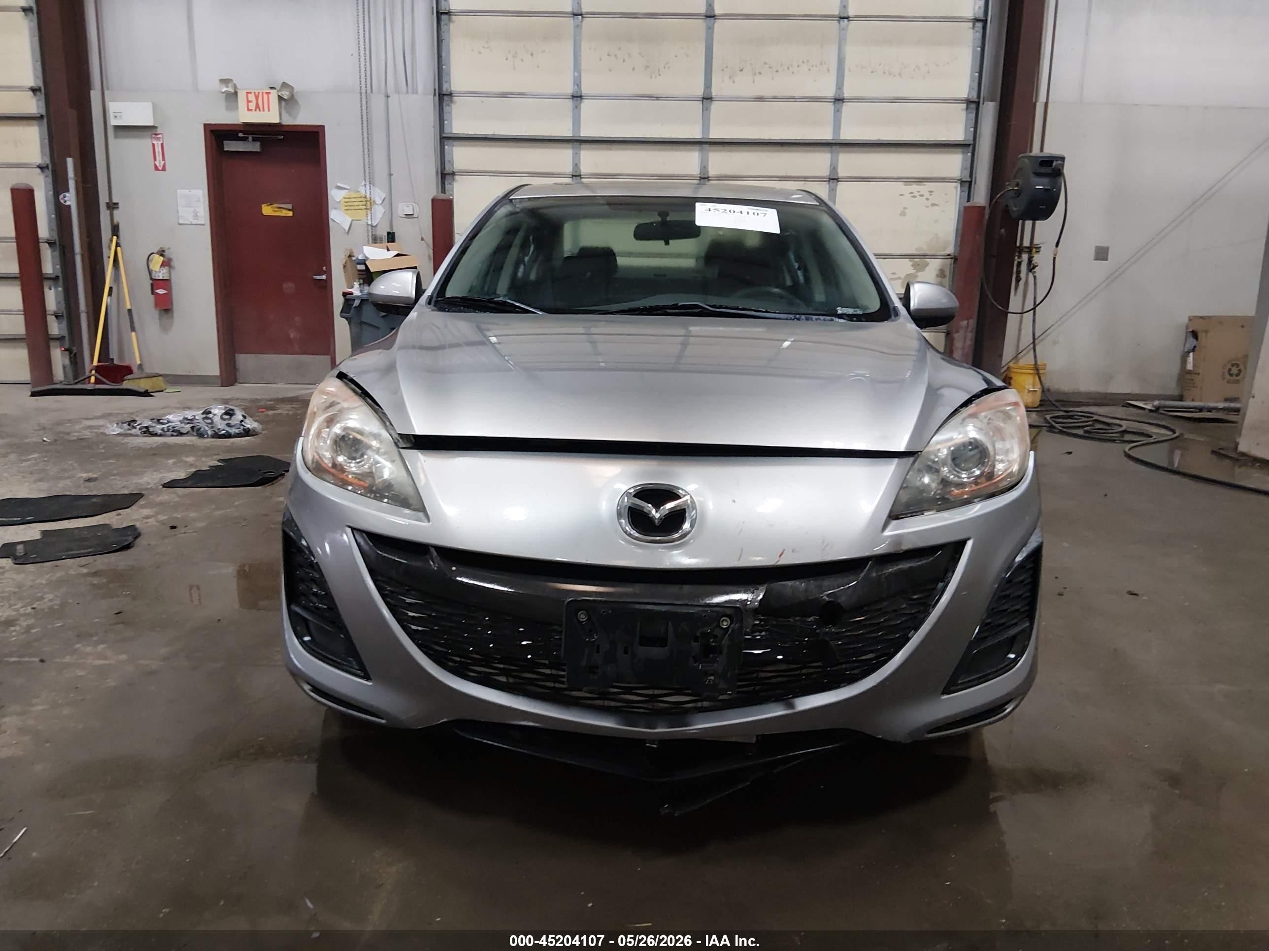 2011 Mazda Mazda3 I Touring Silver vin: JM1BL1VG0B1470375