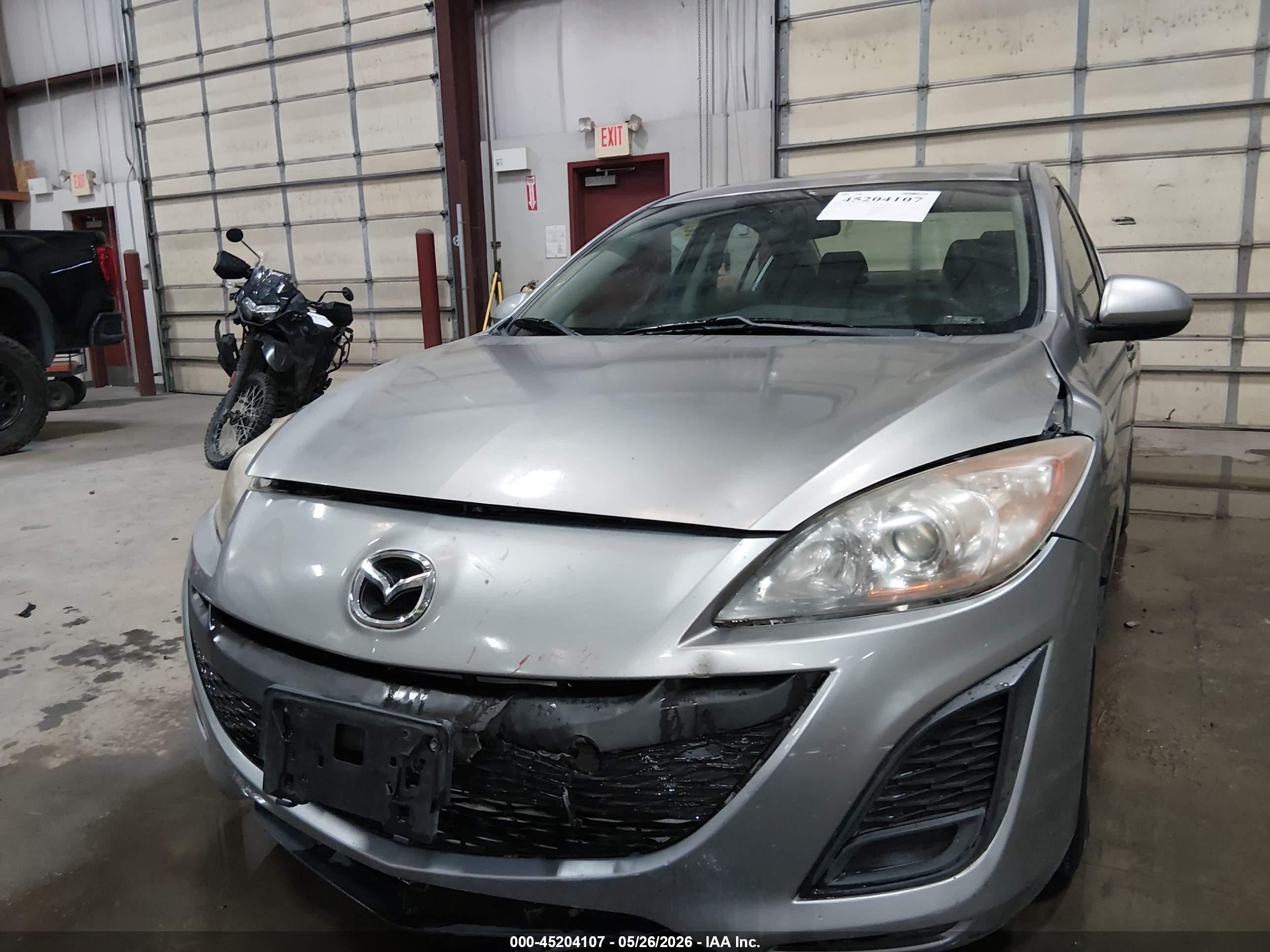 2011 Mazda Mazda3 I Touring Silver vin: JM1BL1VG0B1470375