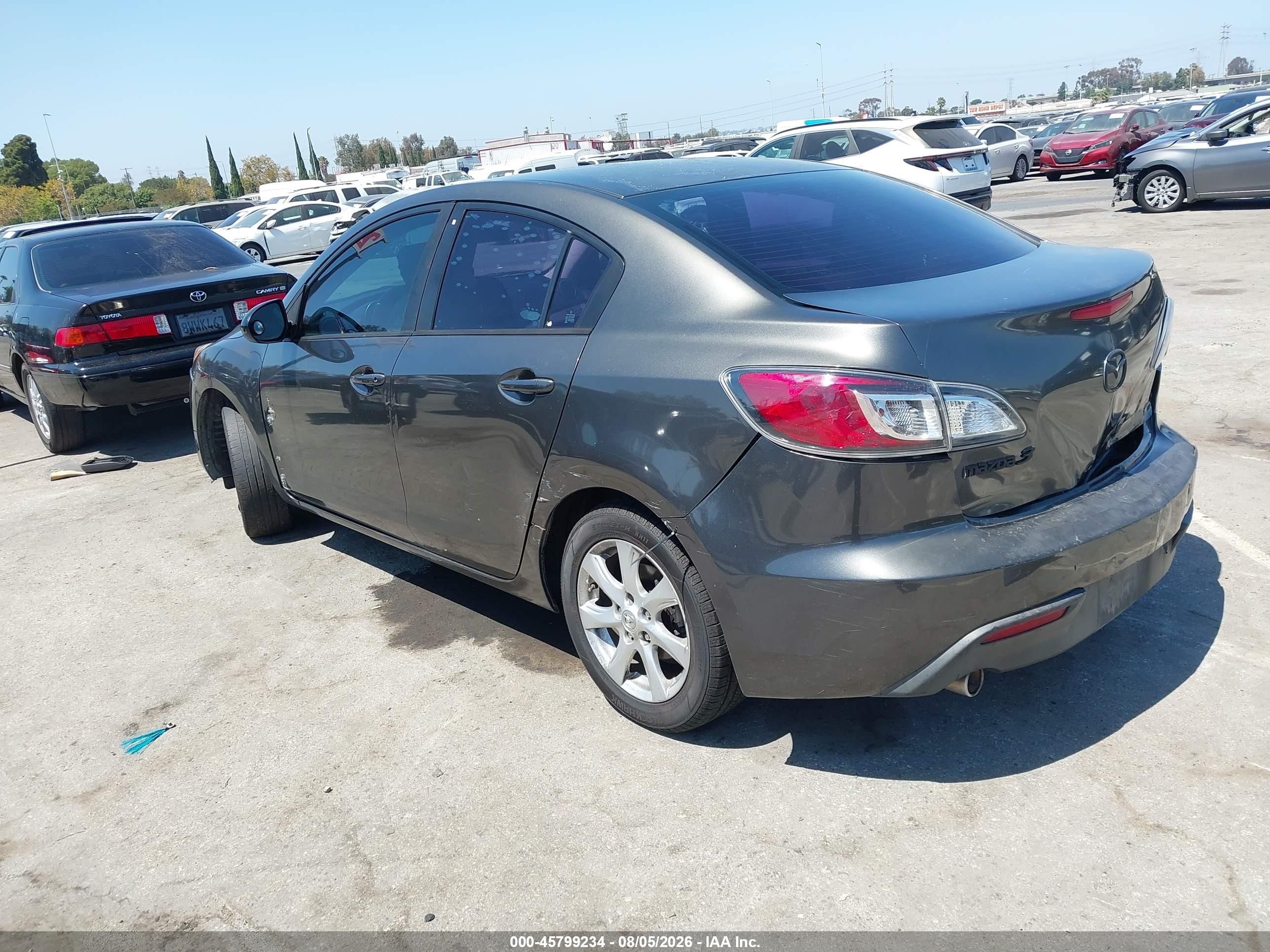 2011 Mazda Mazda3 I Touring Gray vin: JM1BL1VG1B1386615