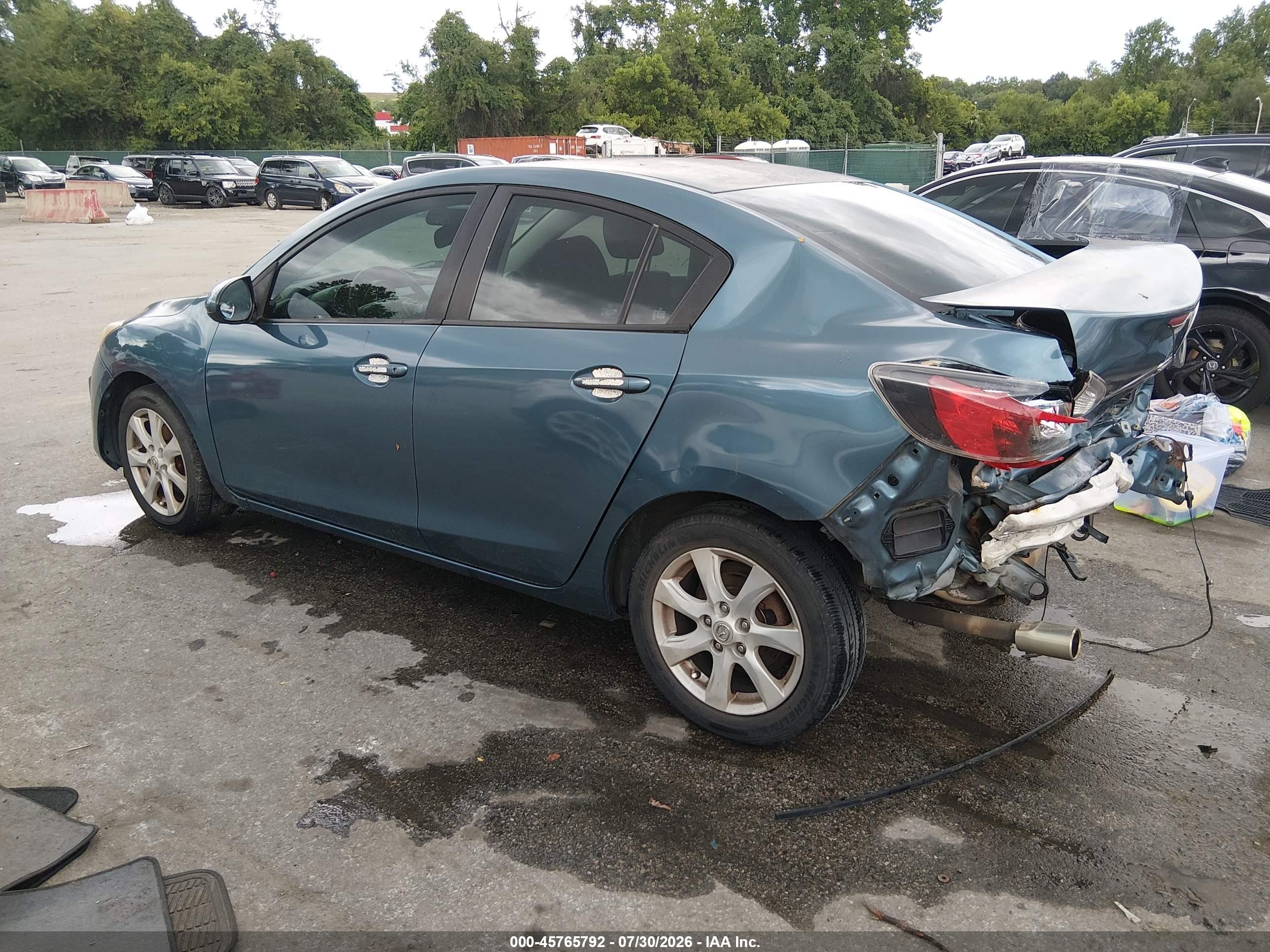 2011 Mazda Mazda3 I Touring Blue vin: JM1BL1VG1B1447185