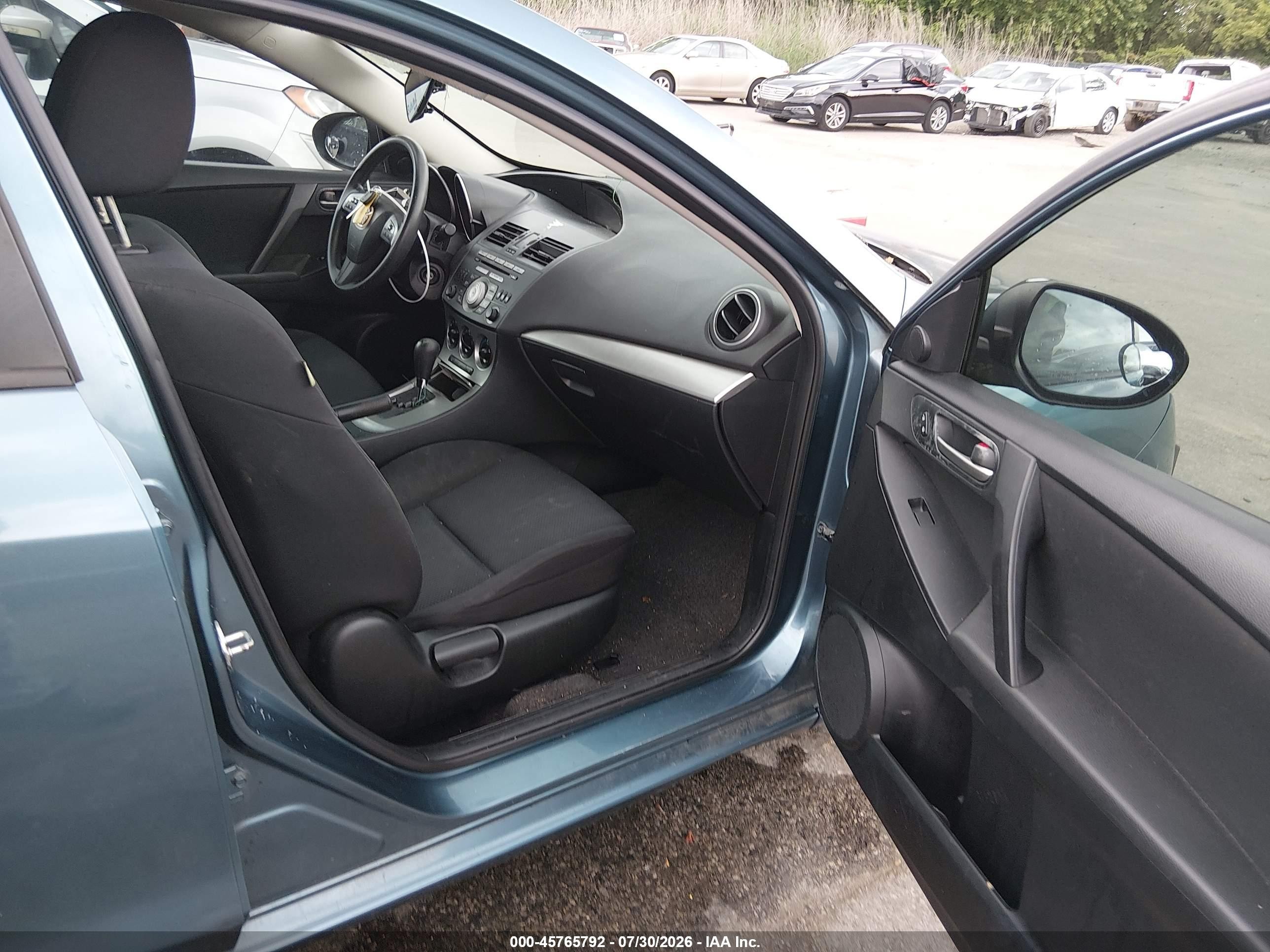2011 Mazda Mazda3 I Touring Blue vin: JM1BL1VG1B1447185