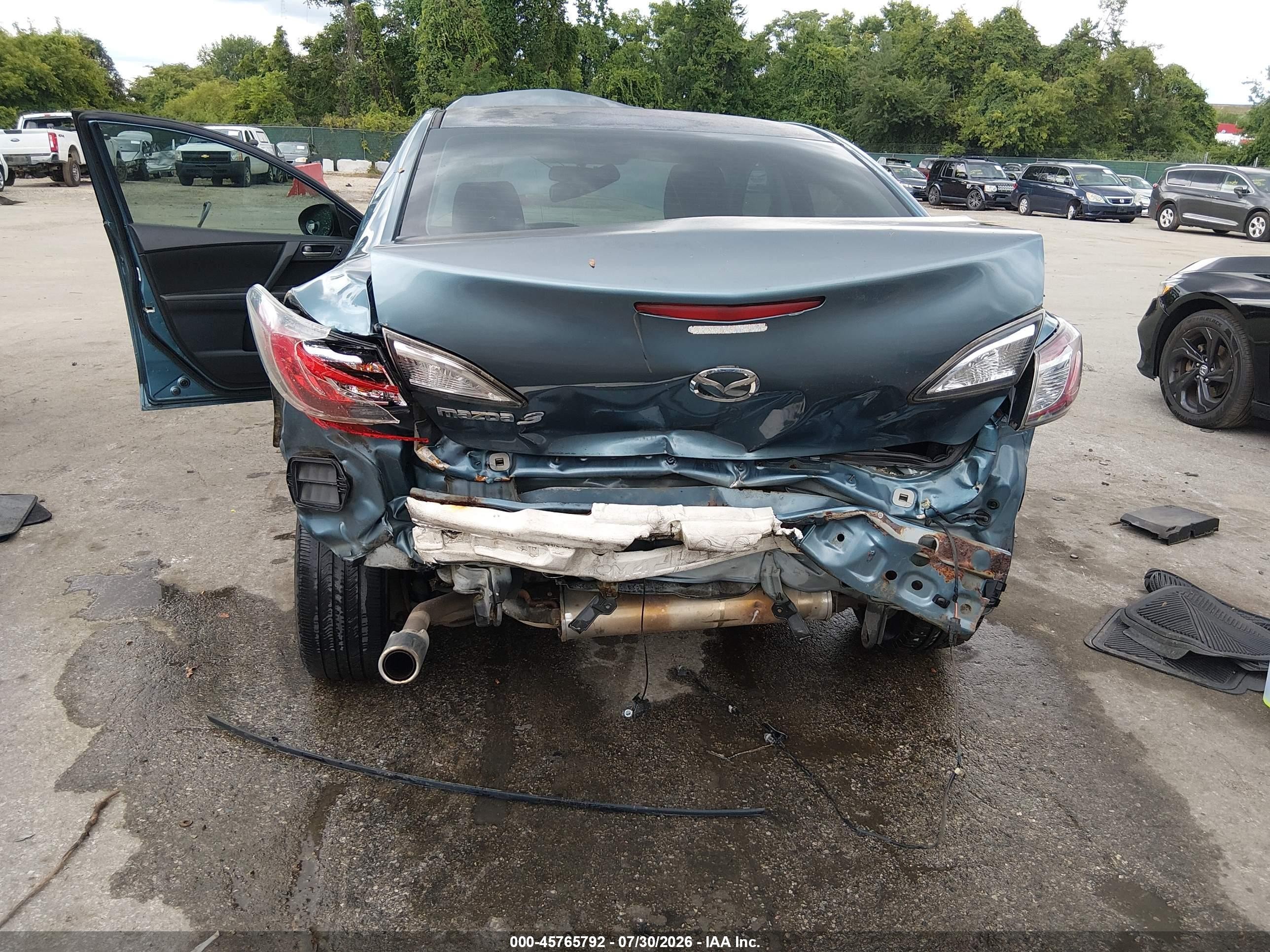 2011 Mazda Mazda3 I Touring Blue vin: JM1BL1VG1B1447185