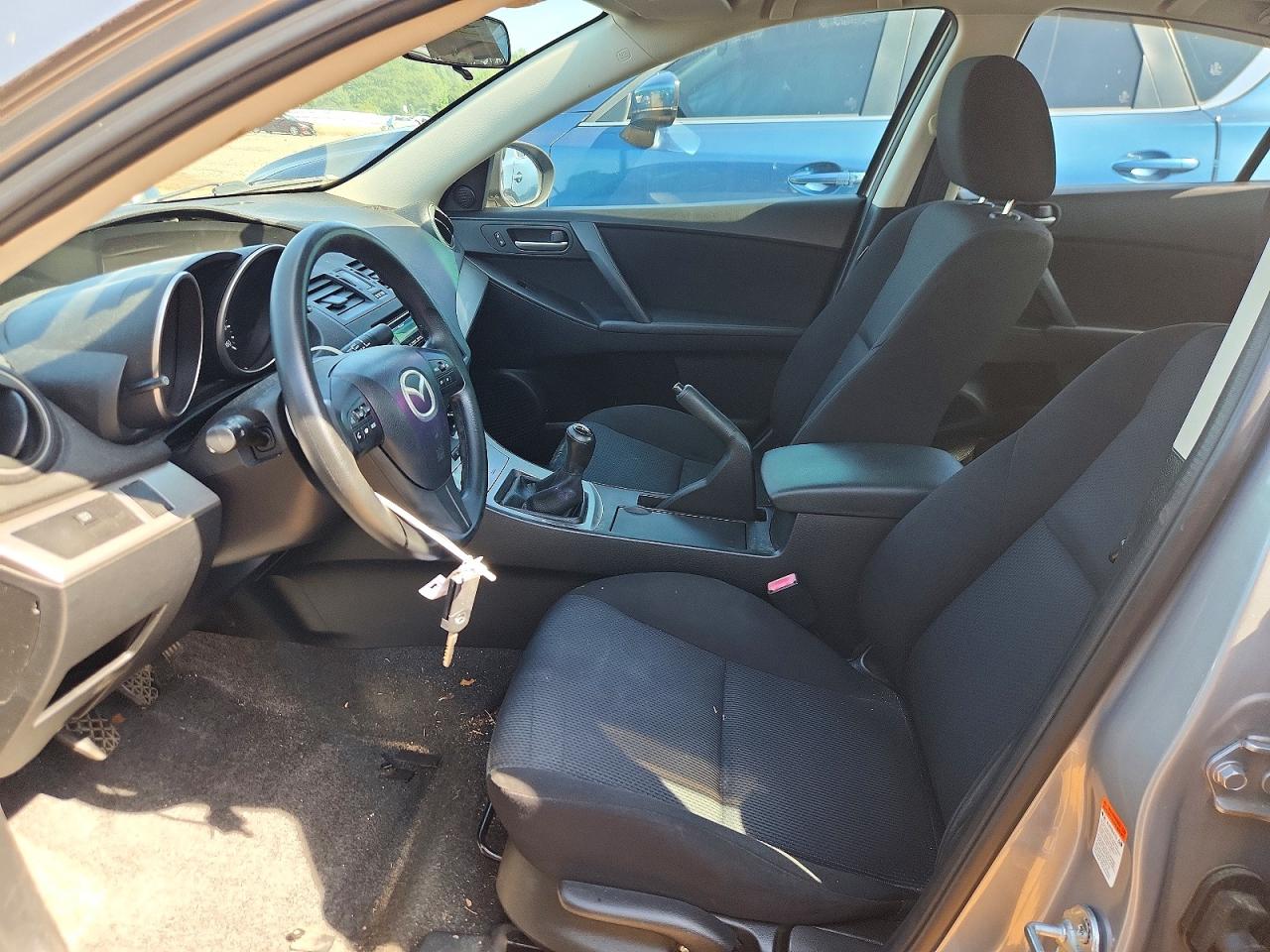 2011 Mazda 3 I Серебряный vin: JM1BL1VG1B1476413