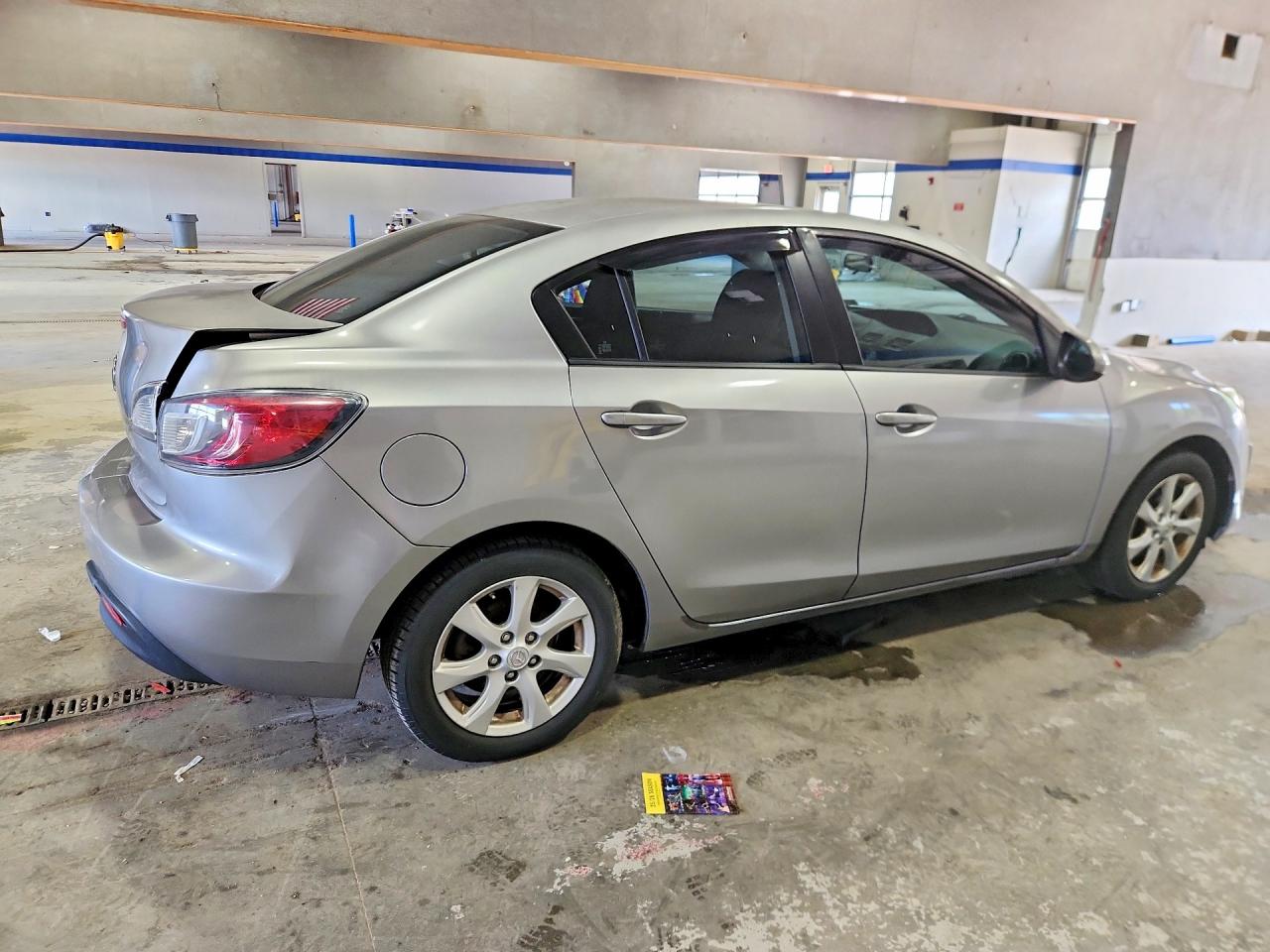 2011 Mazda 3 I Серебряный vin: JM1BL1VG1B1476413