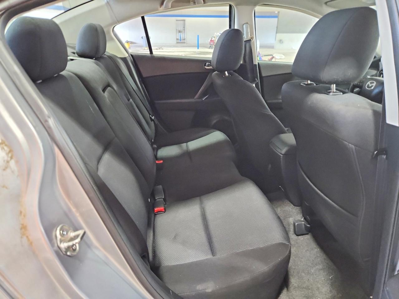 2011 Mazda 3 I Серебряный vin: JM1BL1VG1B1476413