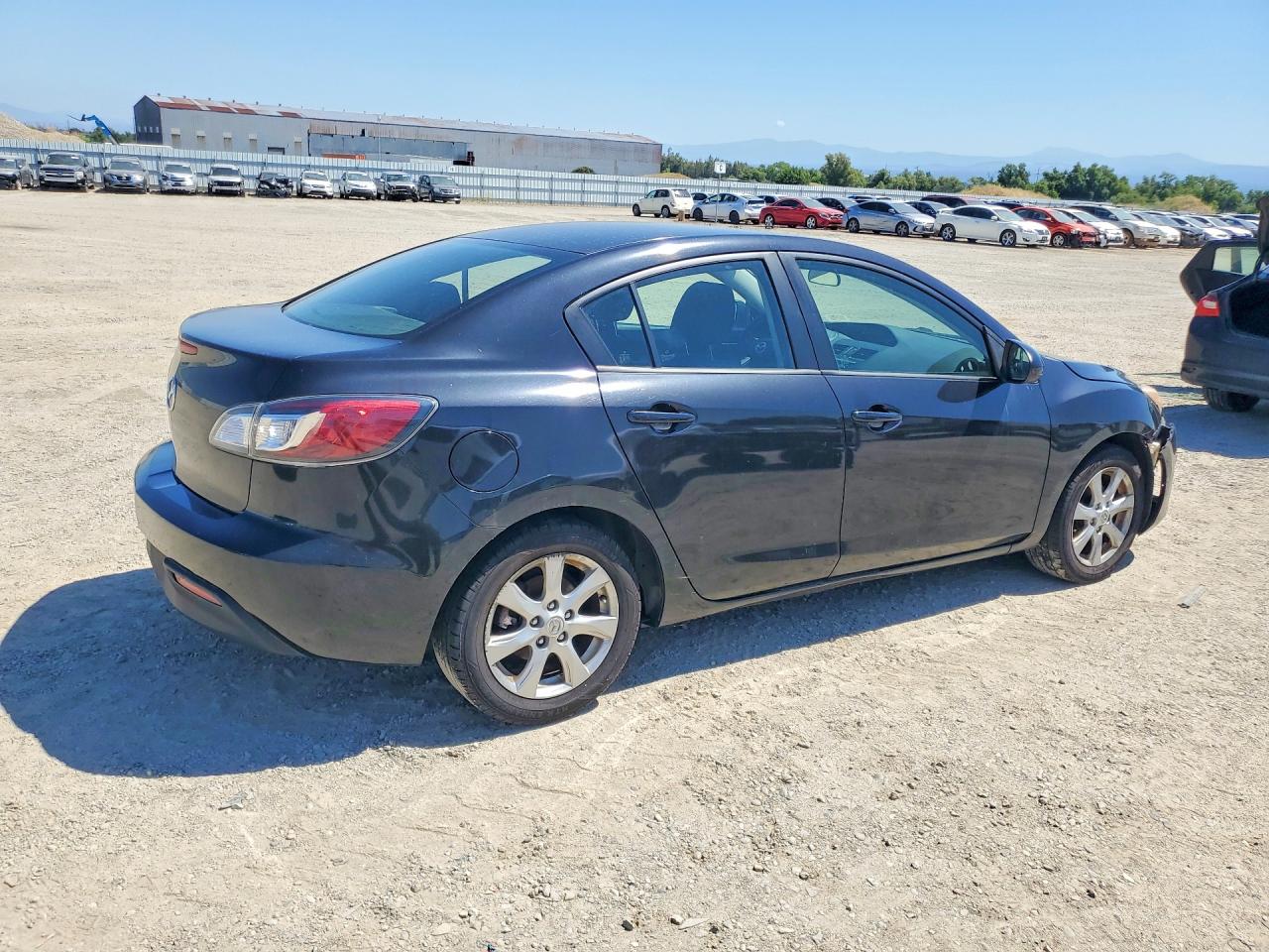 2011 Mazda 3 I Black vin: JM1BL1VG2B1481331