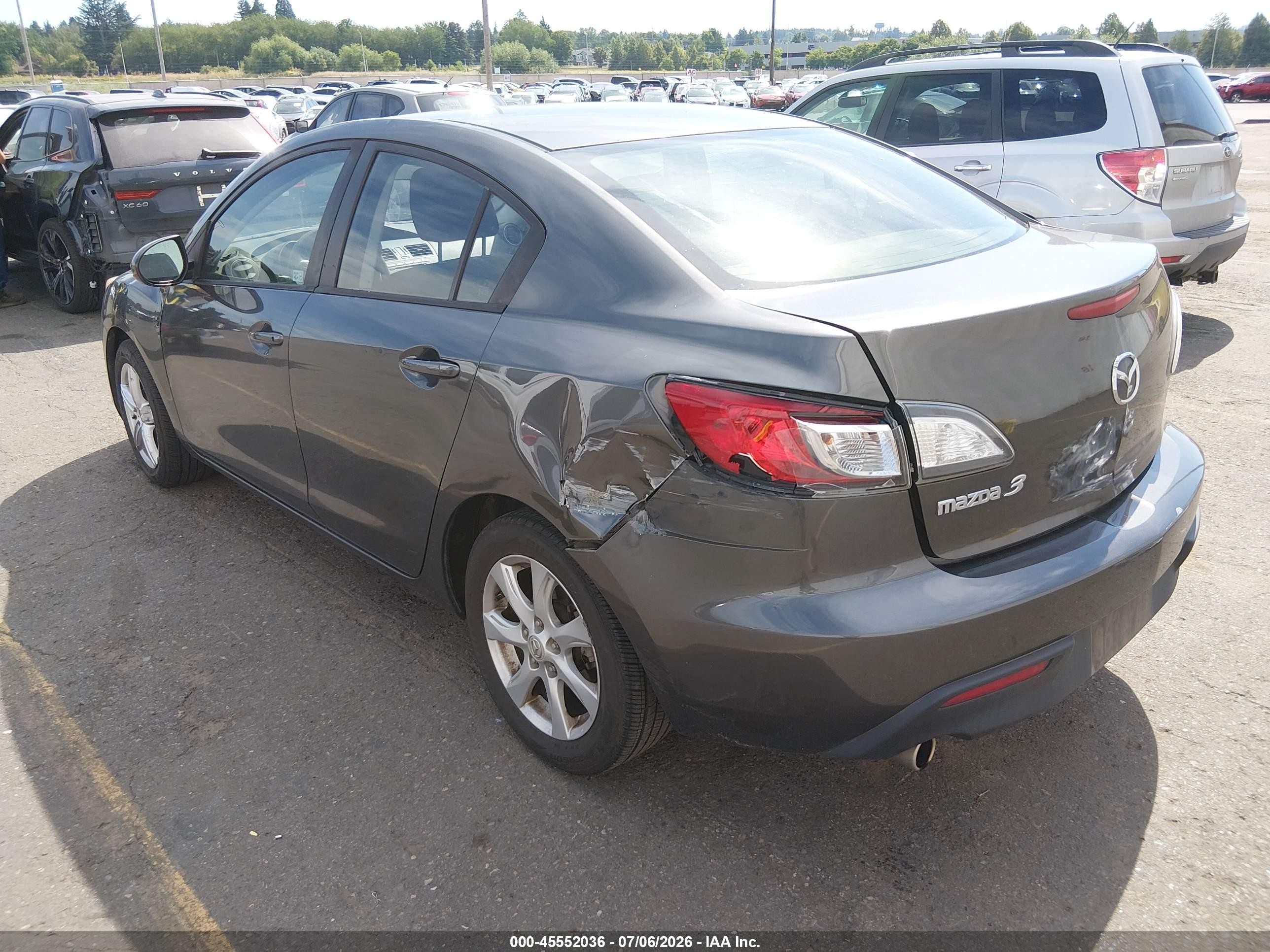 2011 Mazda Mazda3 I Touring Gray vin: JM1BL1VG2B1491728