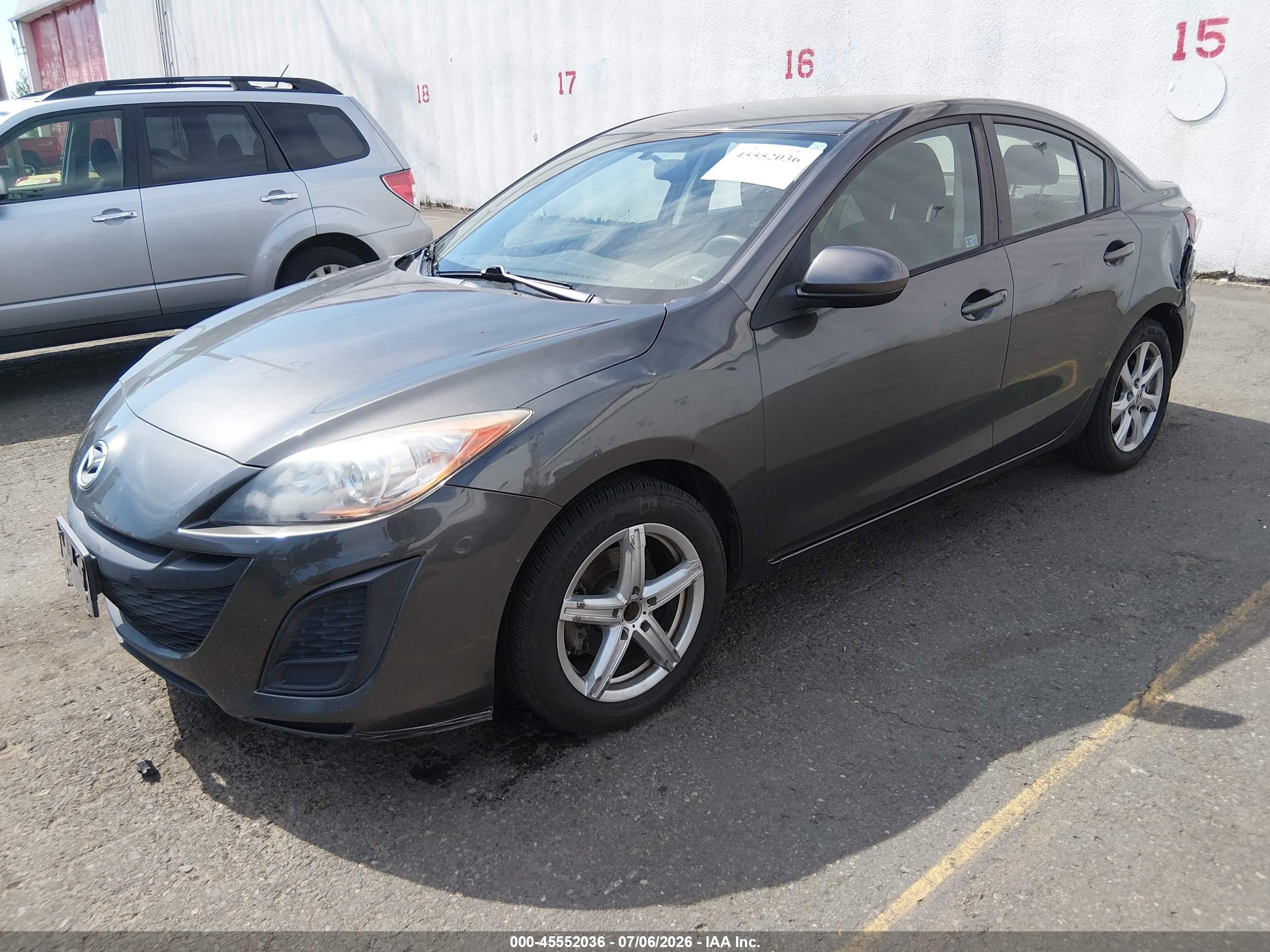 2011 Mazda Mazda3 I Touring Gray vin: JM1BL1VG2B1491728