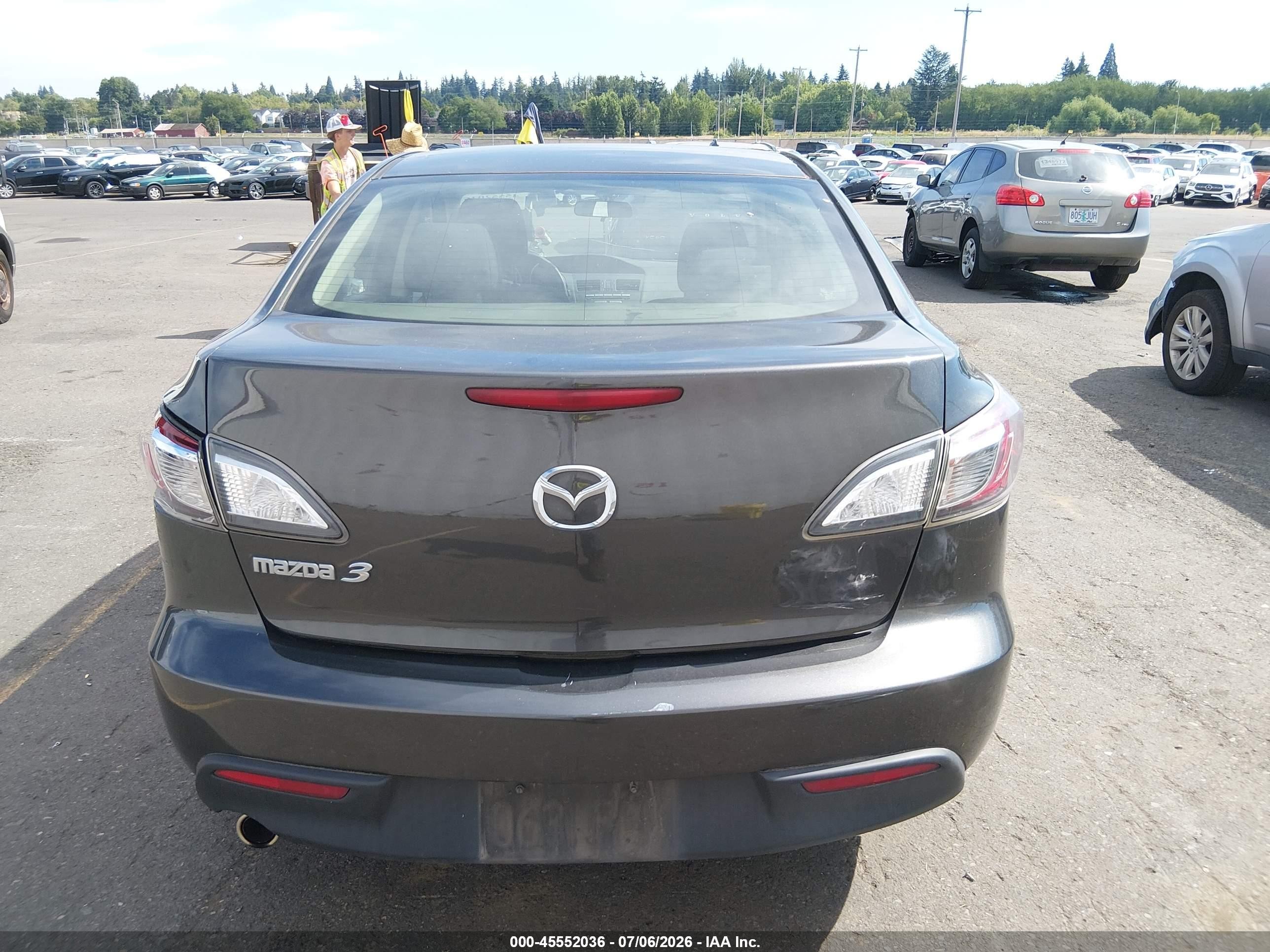 2011 Mazda Mazda3 I Touring Gray vin: JM1BL1VG2B1491728