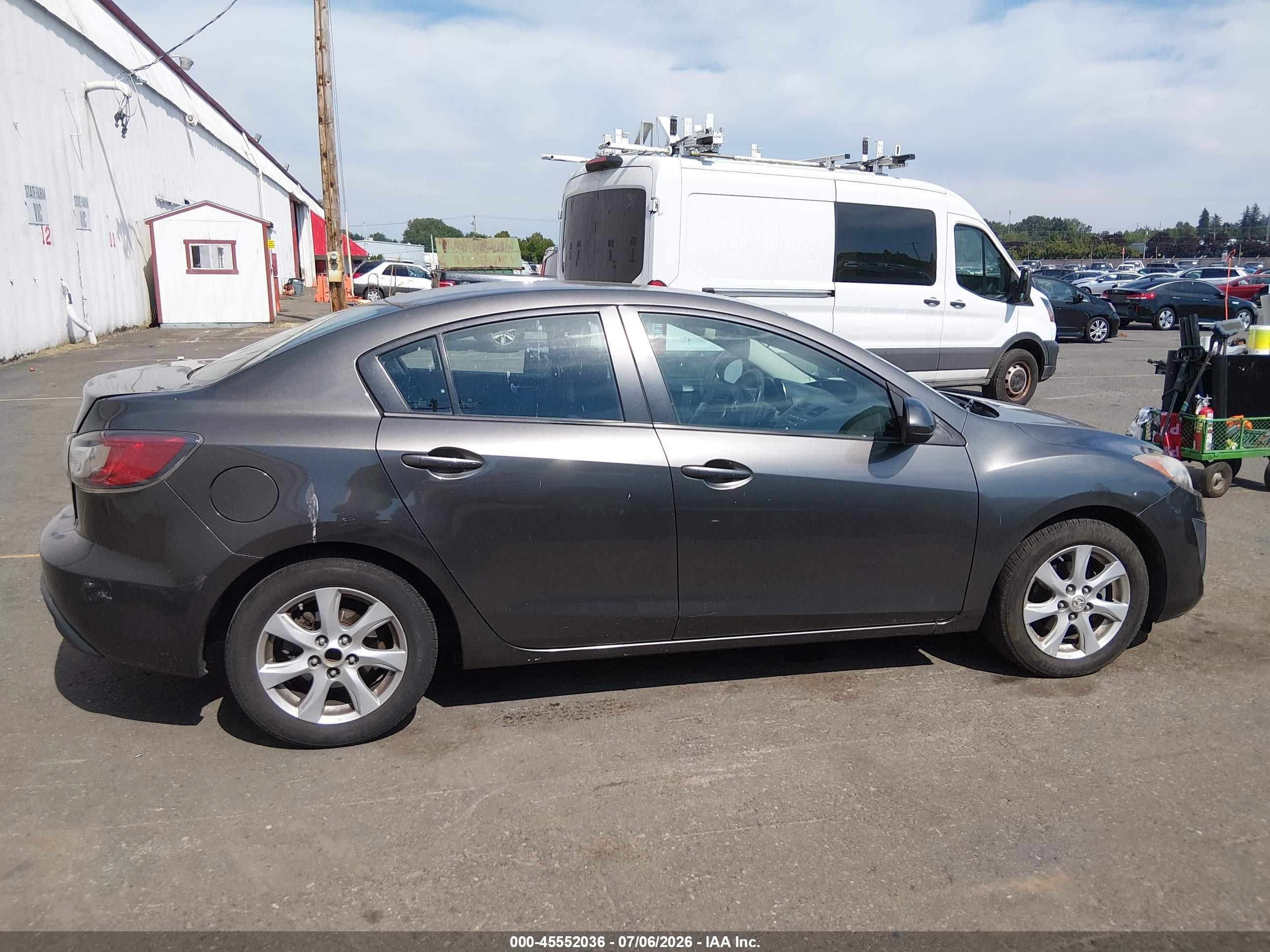 2011 Mazda Mazda3 I Touring Gray vin: JM1BL1VG2B1491728
