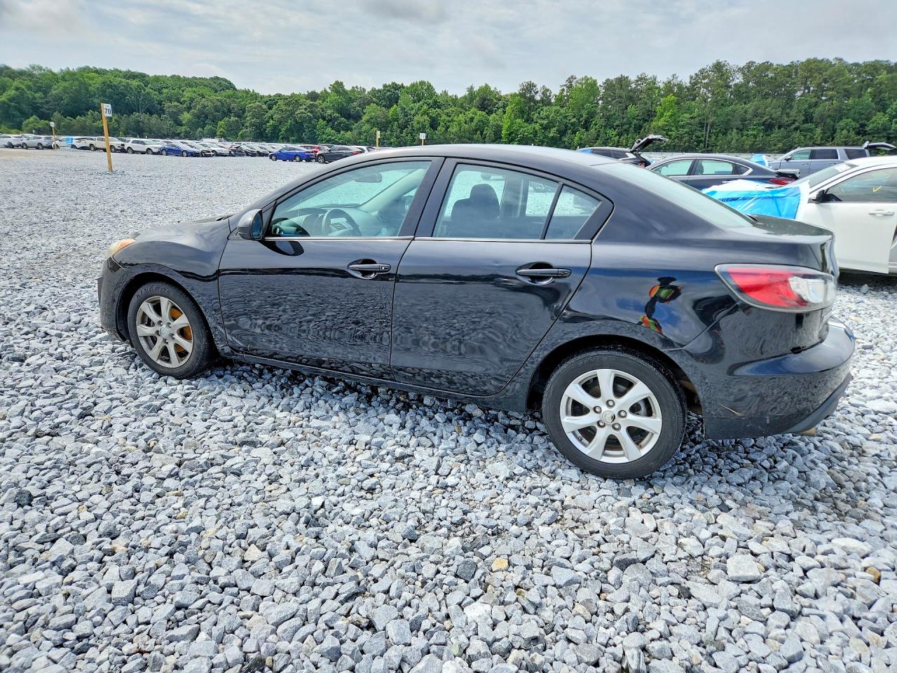 2011 Mazda 3 I Black vin: JM1BL1VG3B1357939