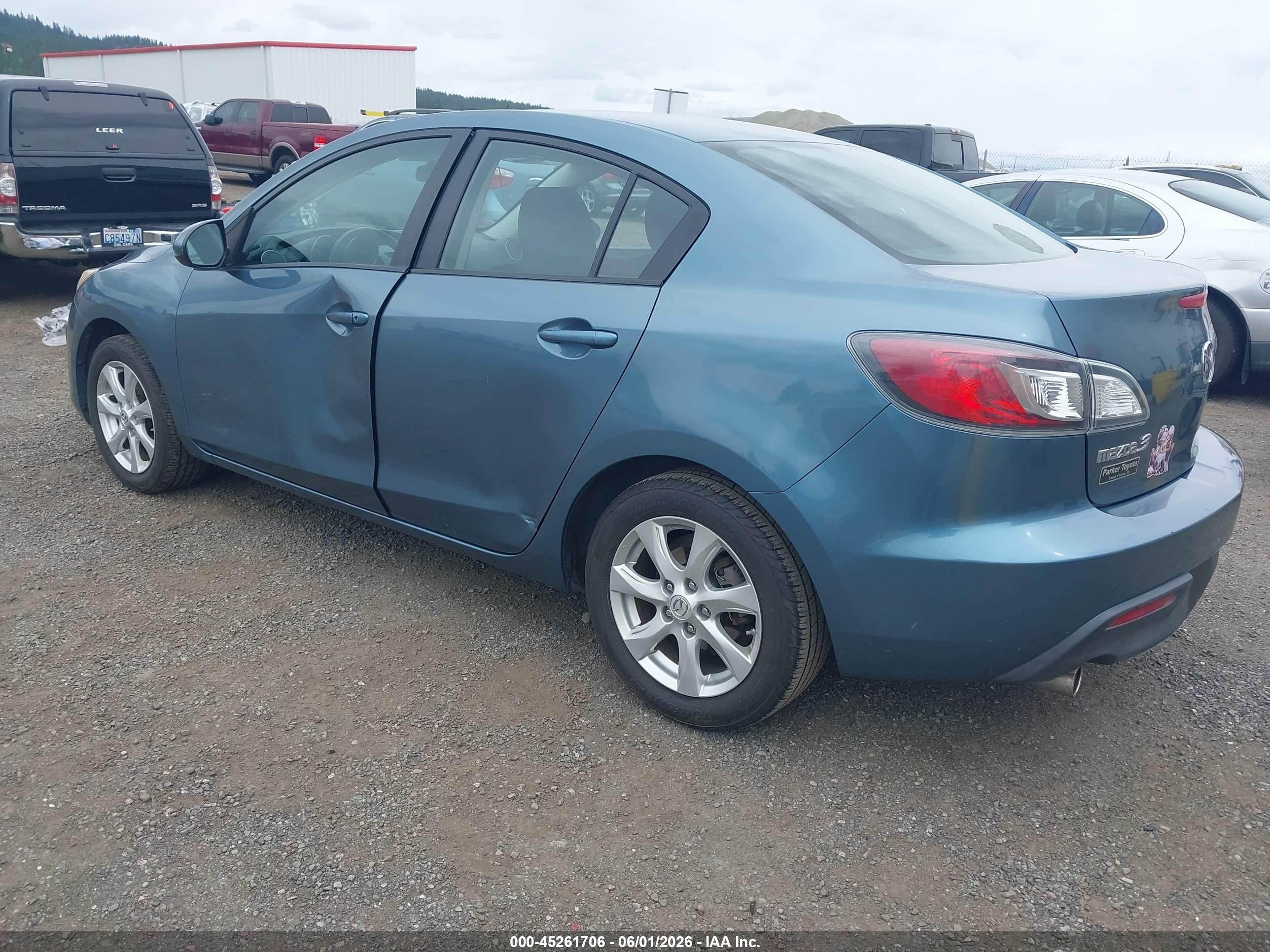 2011 Mazda Mazda3 I Touring Blue vin: JM1BL1VG3B1404144