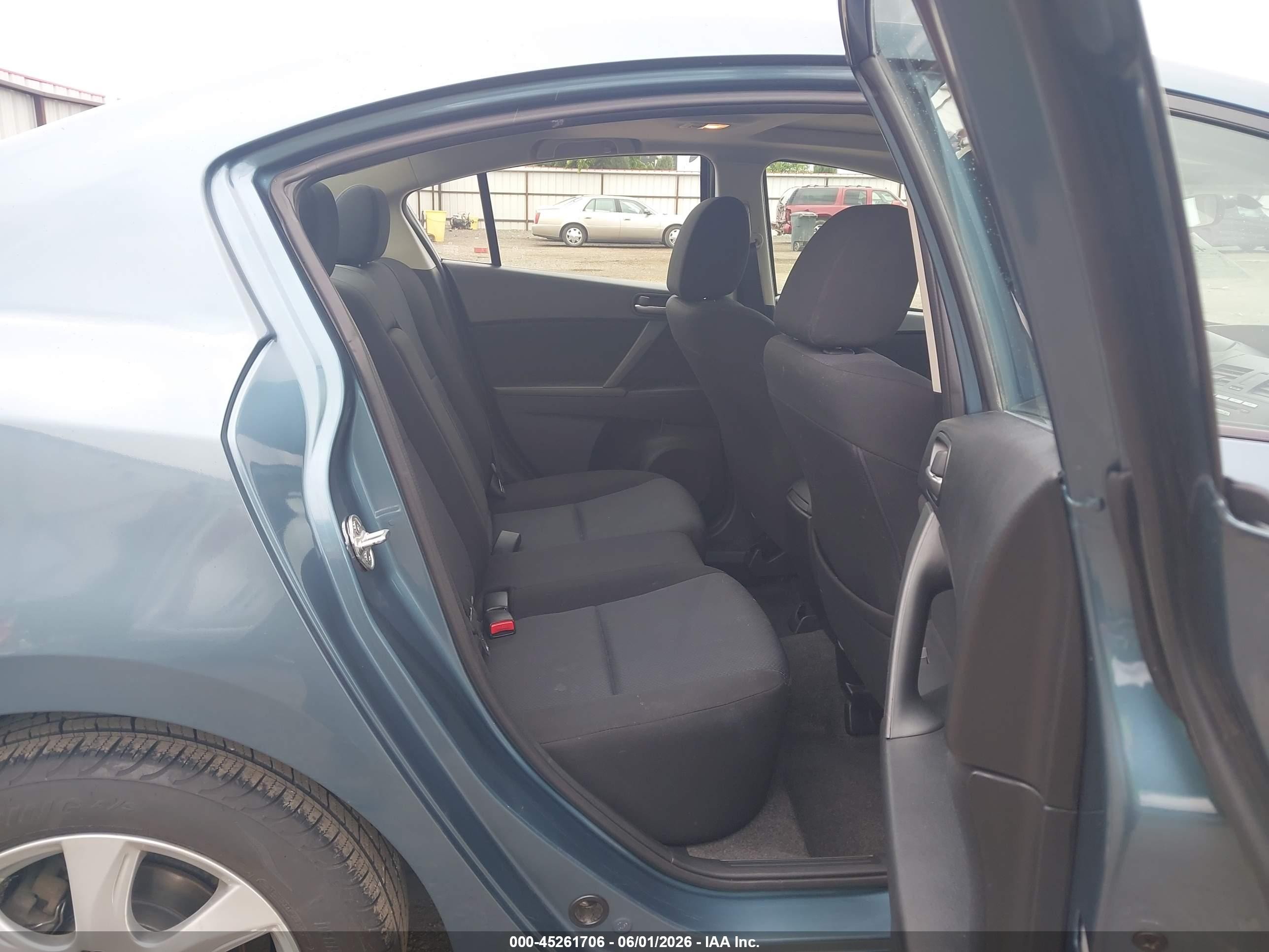 2011 Mazda Mazda3 I Touring Blue vin: JM1BL1VG3B1404144
