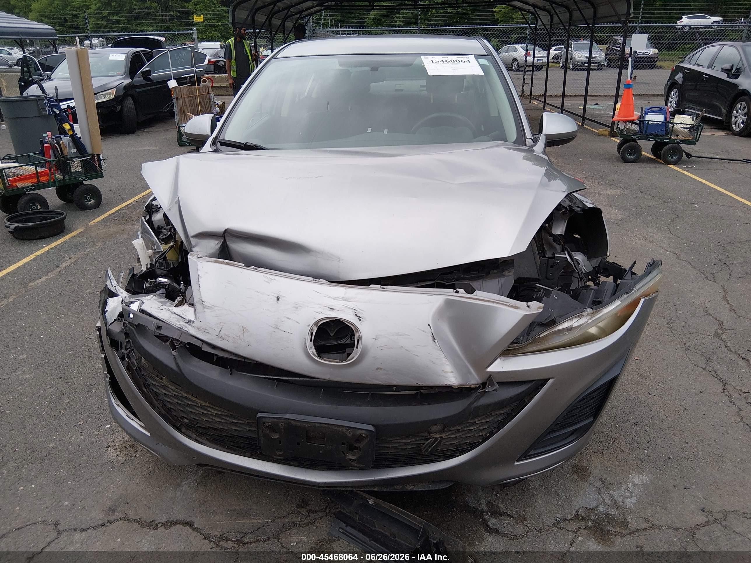 2011 Mazda Mazda3 I Touring Silver vin: JM1BL1VG4B1406971