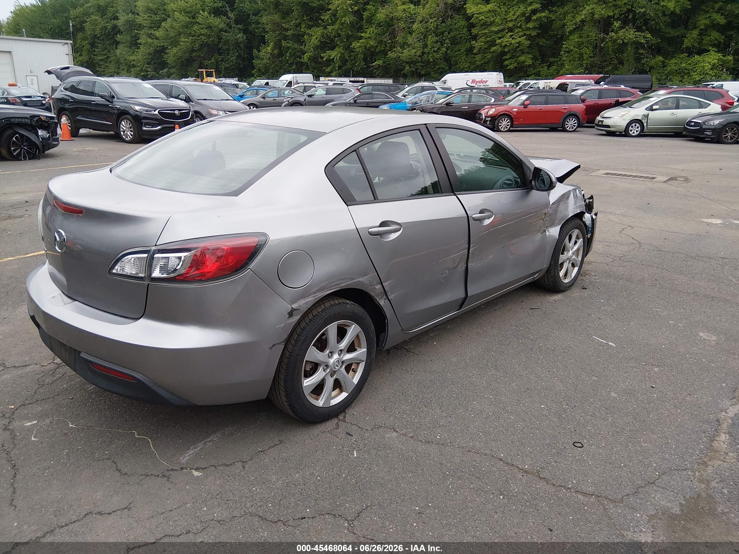 2011 Mazda Mazda3 I Touring Silver vin: JM1BL1VG4B1406971