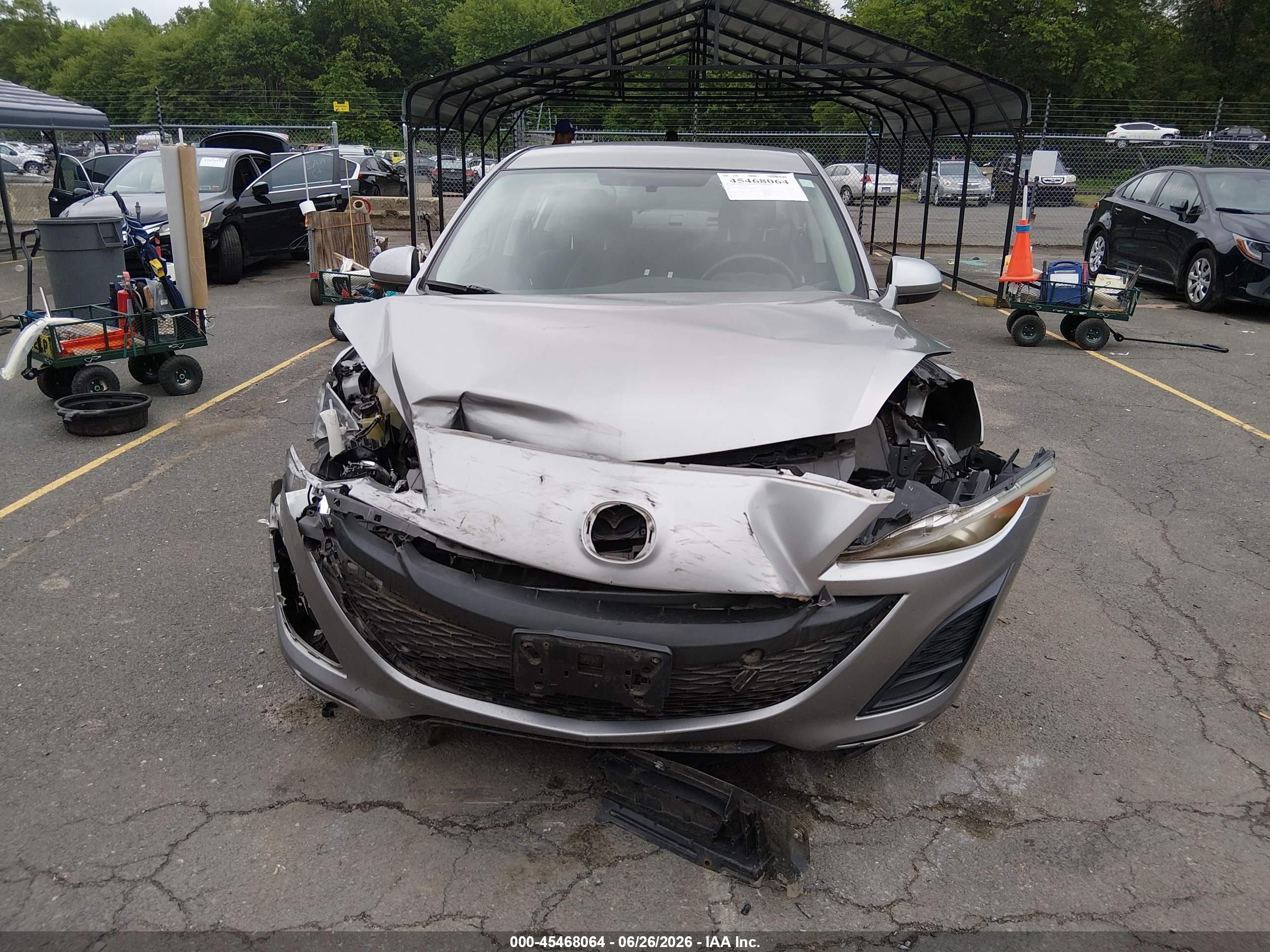 2011 Mazda Mazda3 I Touring Silver vin: JM1BL1VG4B1406971