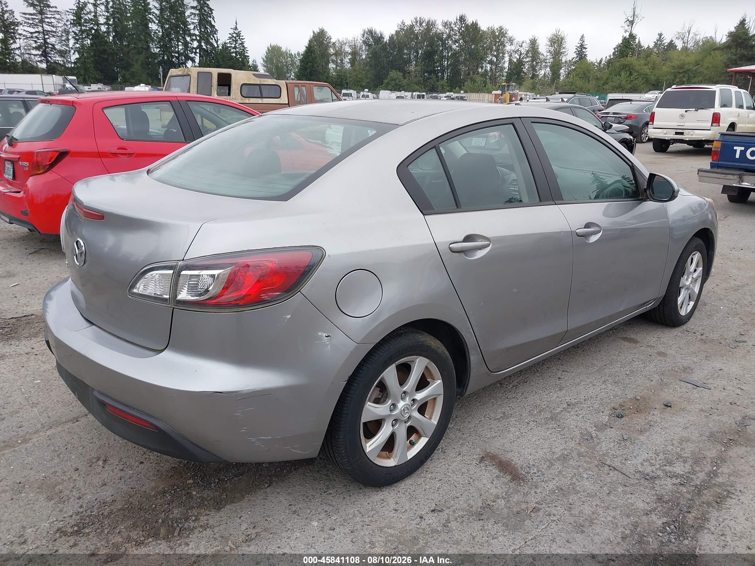 2011 Mazda Mazda3 I Touring Silver vin: JM1BL1VG4B1415623