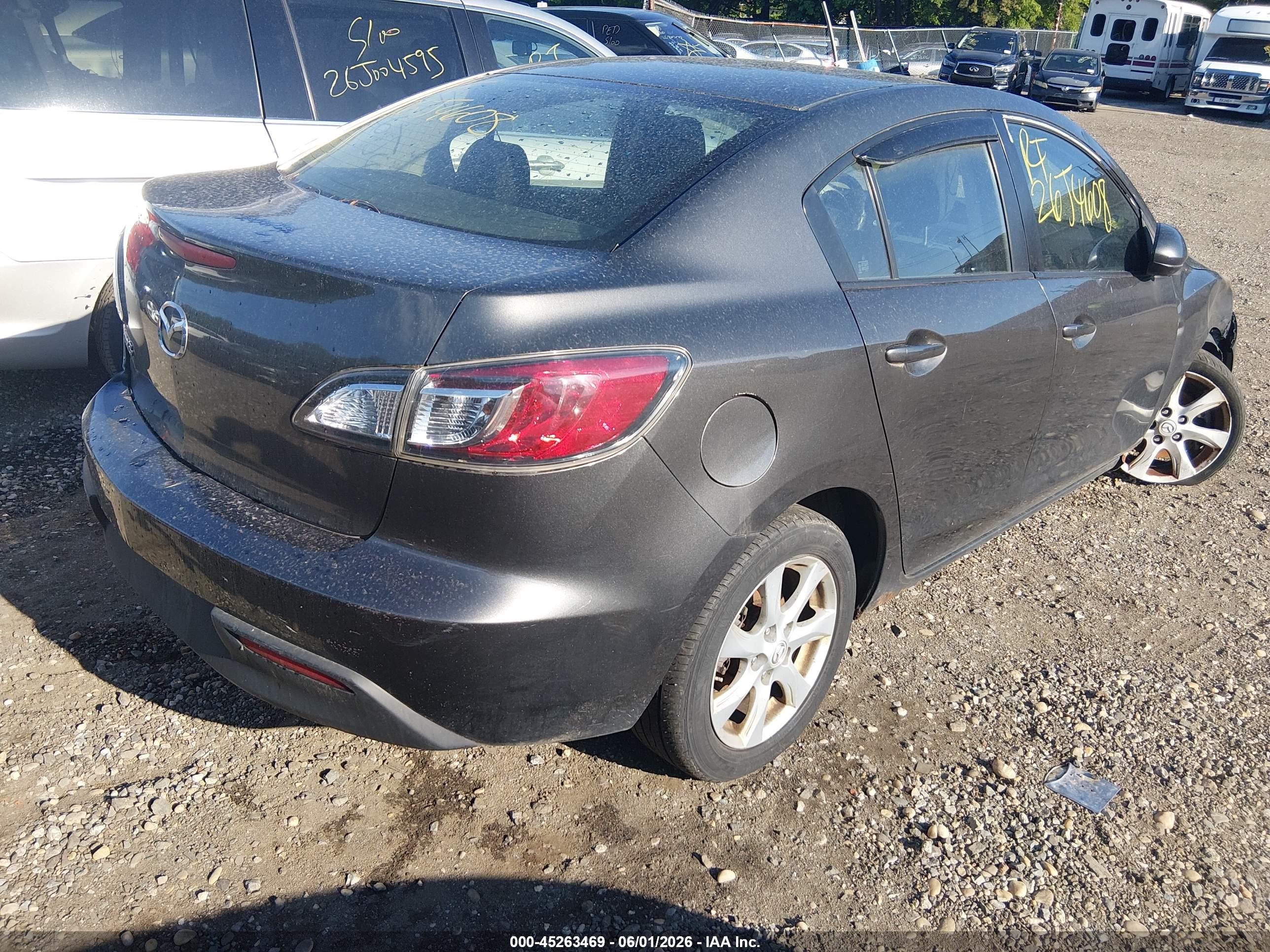 2011 Mazda Mazda3 I Touring Gray vin: JM1BL1VG5B1399562